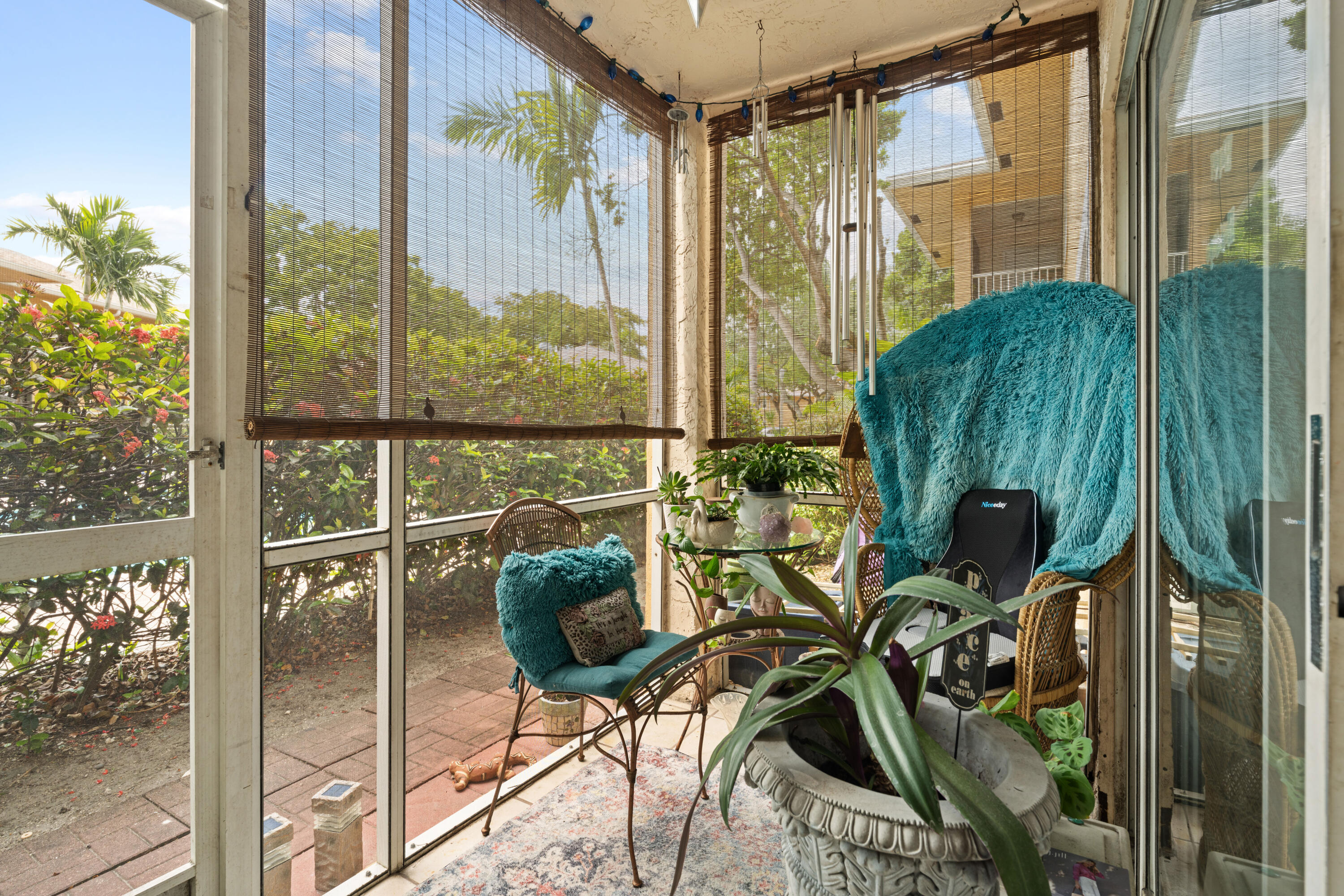 CHATEAU DE VILLE CONDO - Residential