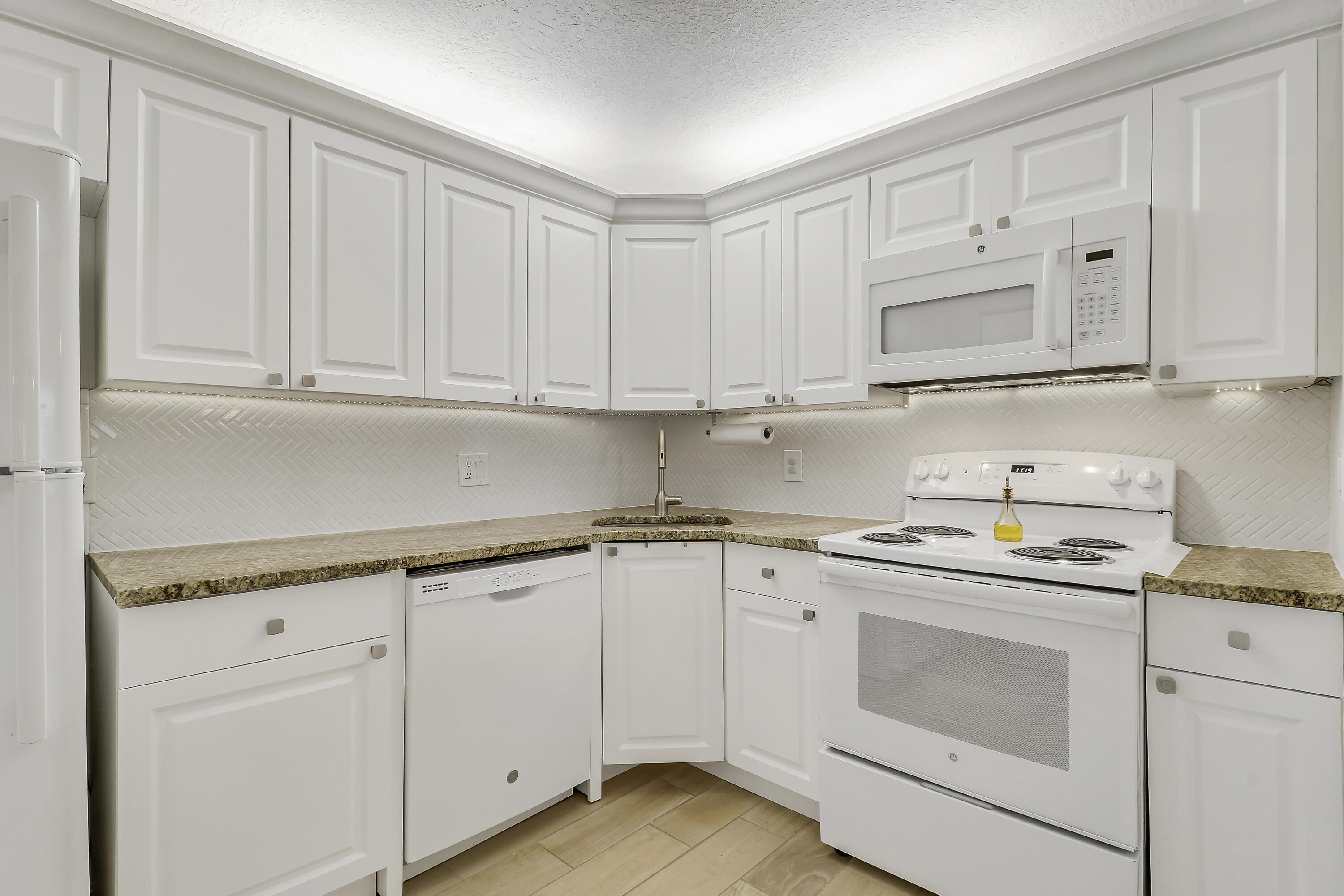 PINE RIDGE NORTH I CONDO - Residential