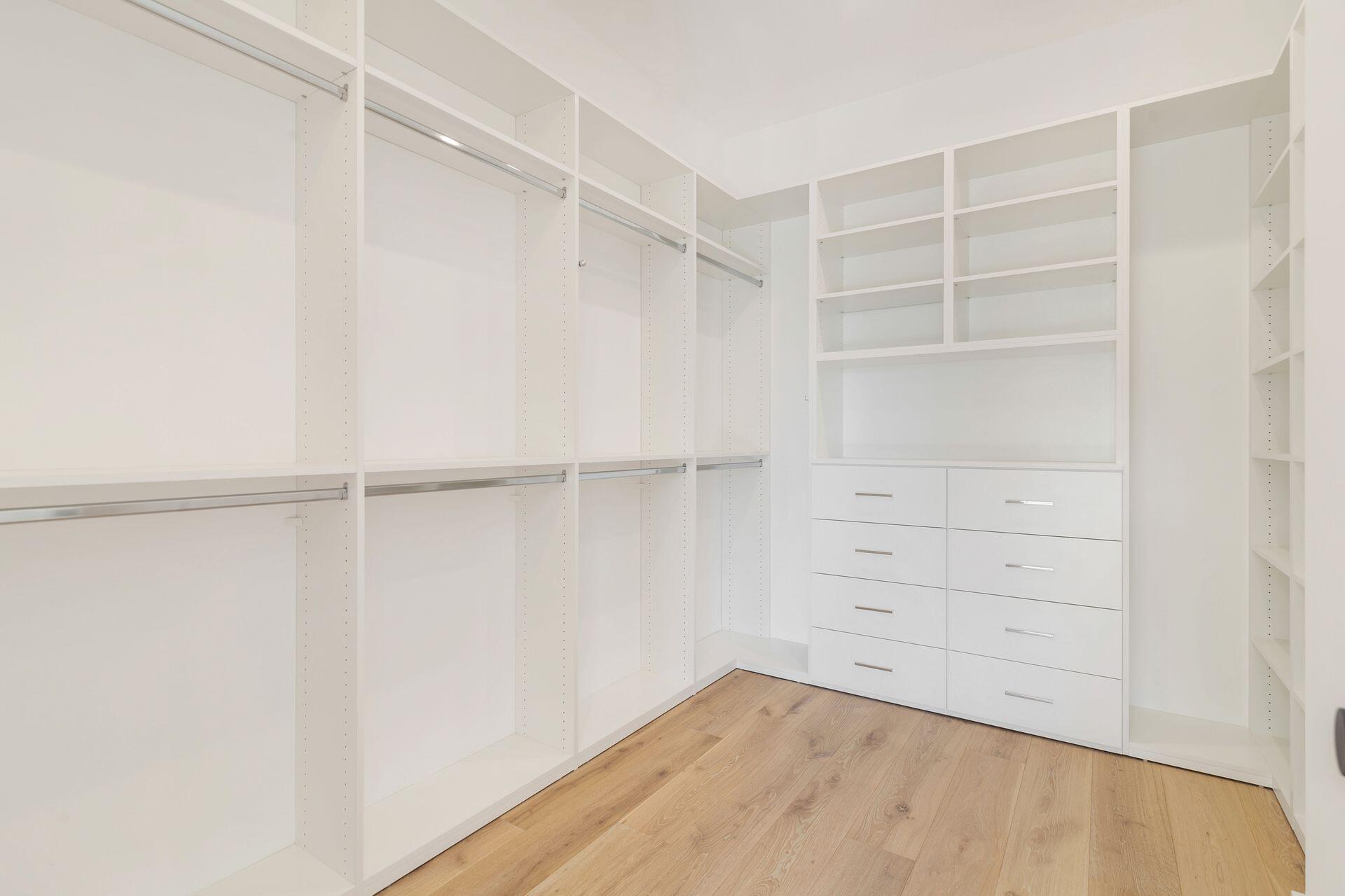 EL CID COURT IN - Residential