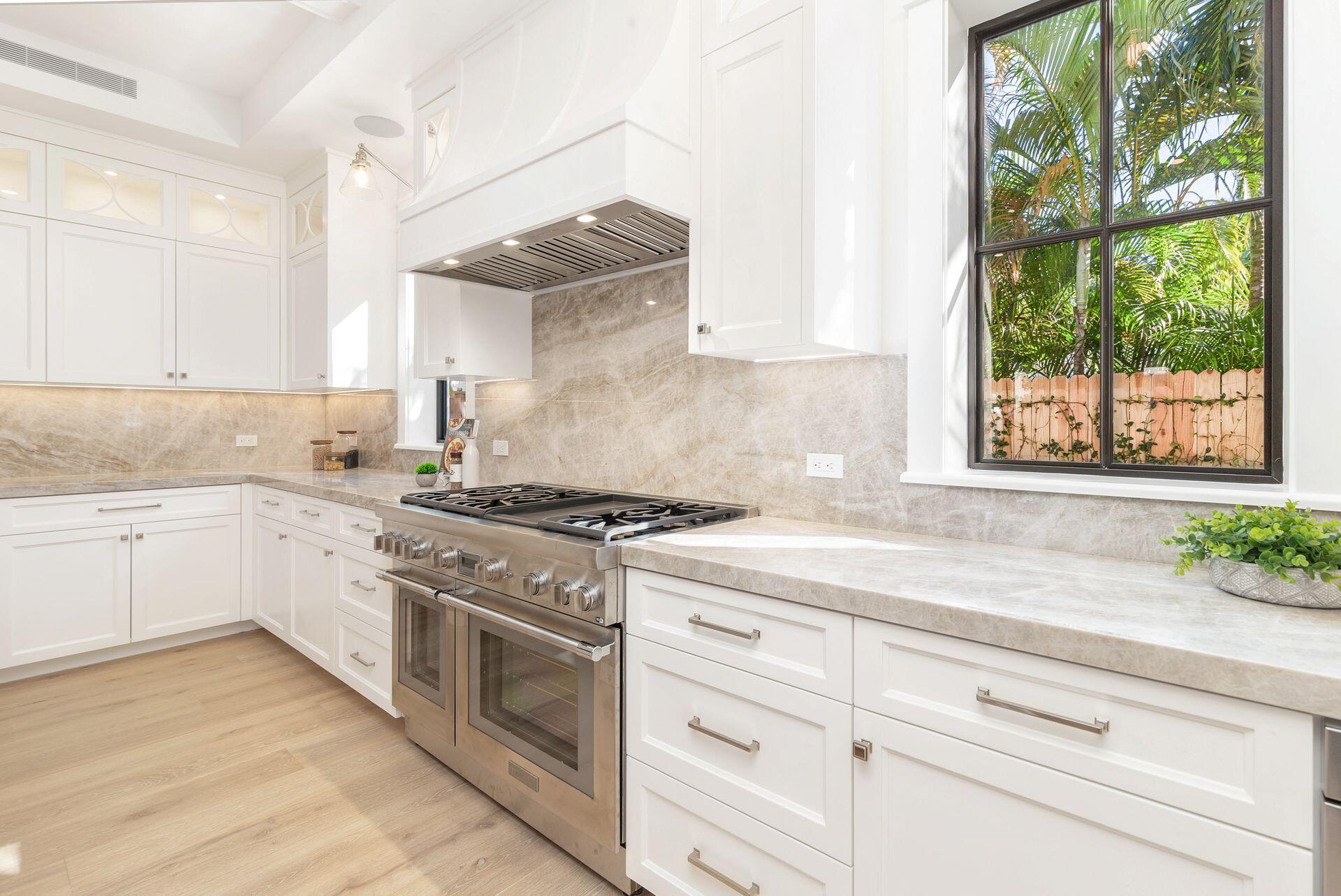 EL CID COURT IN - Residential