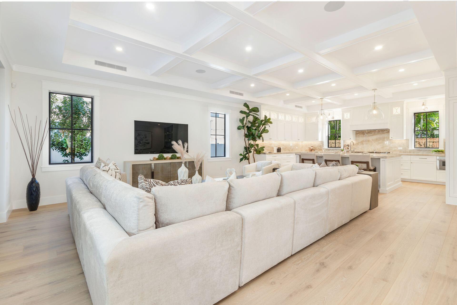 EL CID COURT IN - Residential