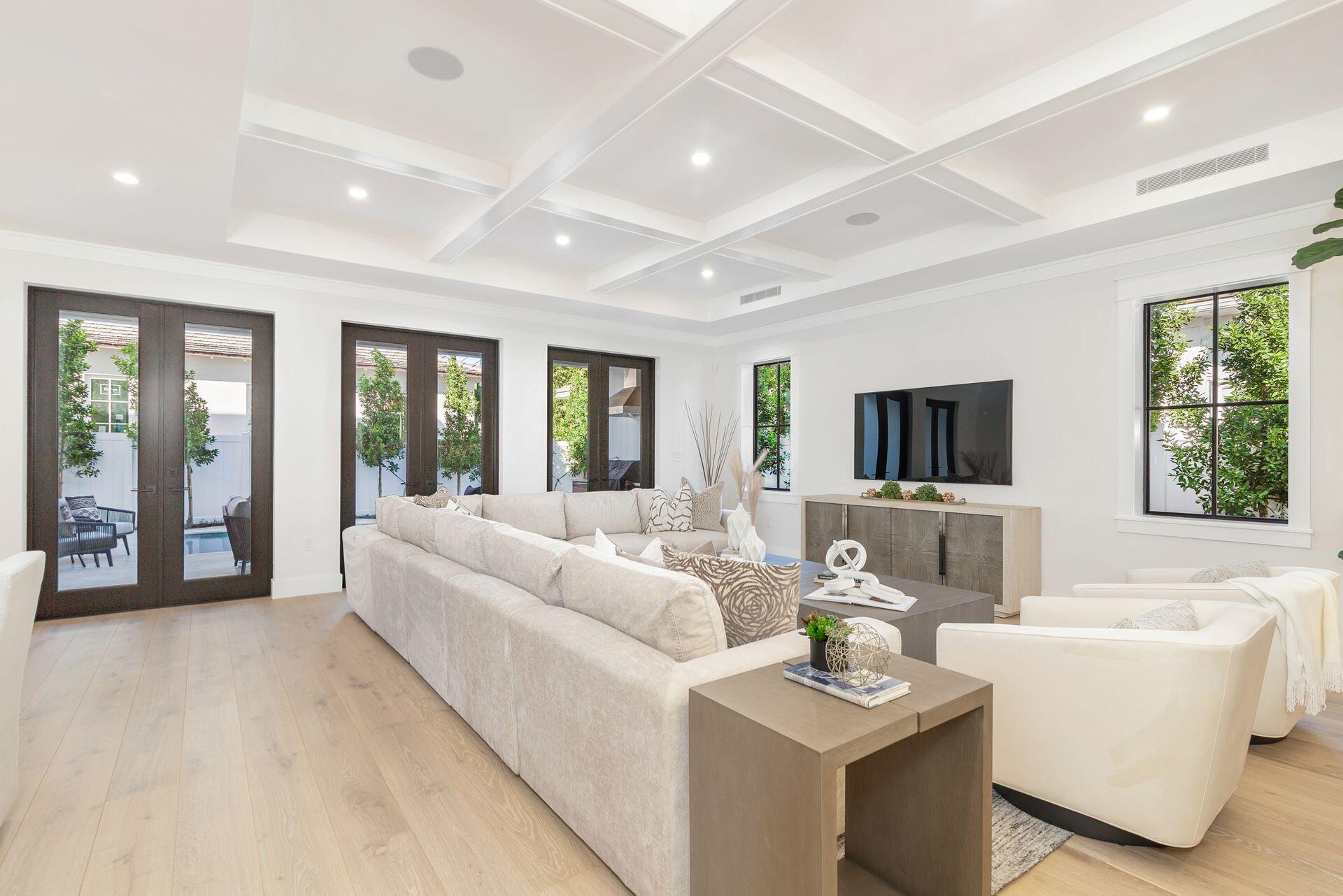 EL CID COURT IN - Residential