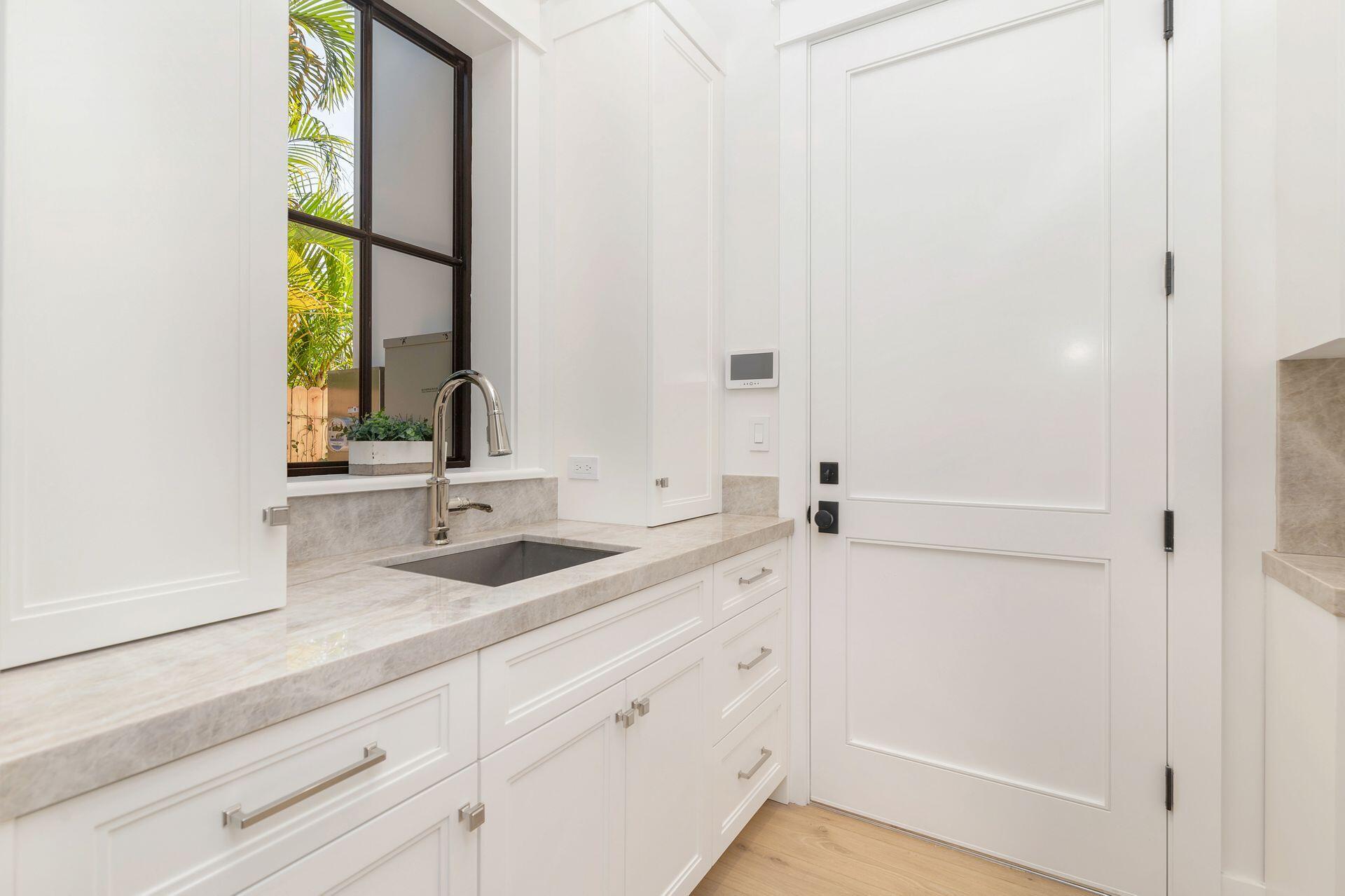 EL CID COURT IN - Residential