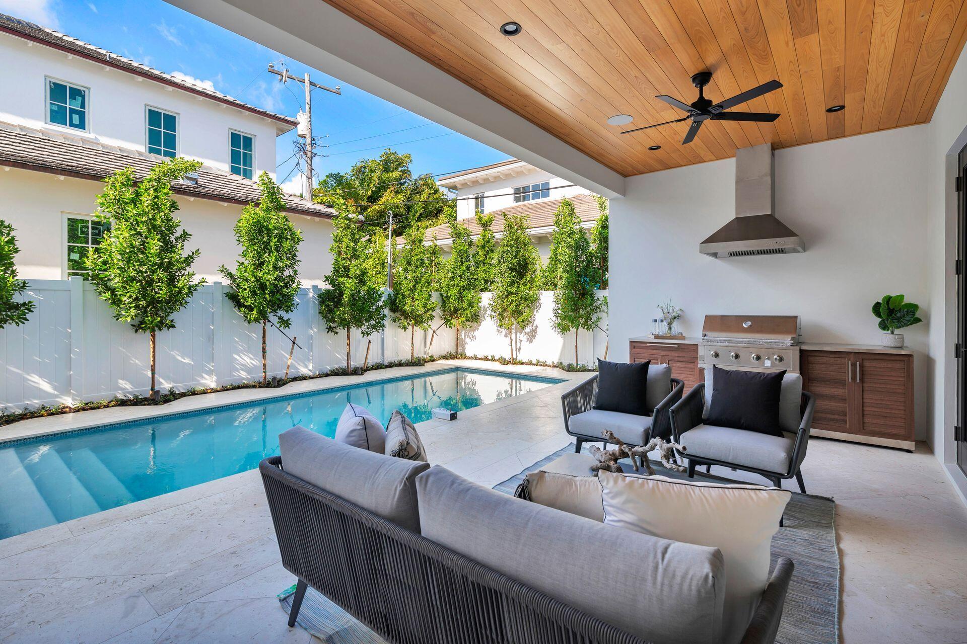 EL CID COURT IN - Residential