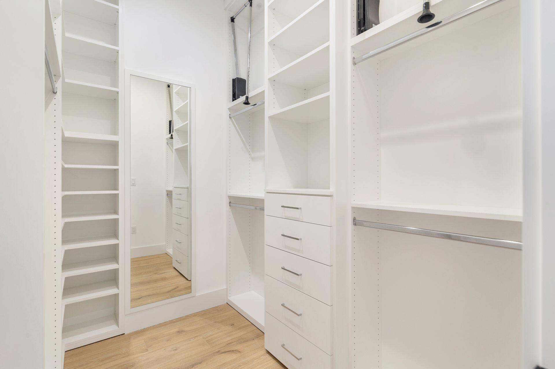 EL CID COURT IN - Residential