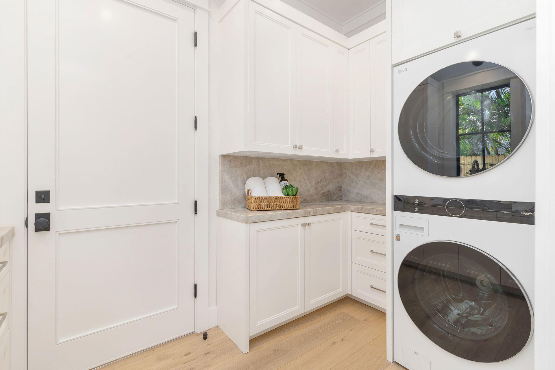 EL CID COURT IN - Residential