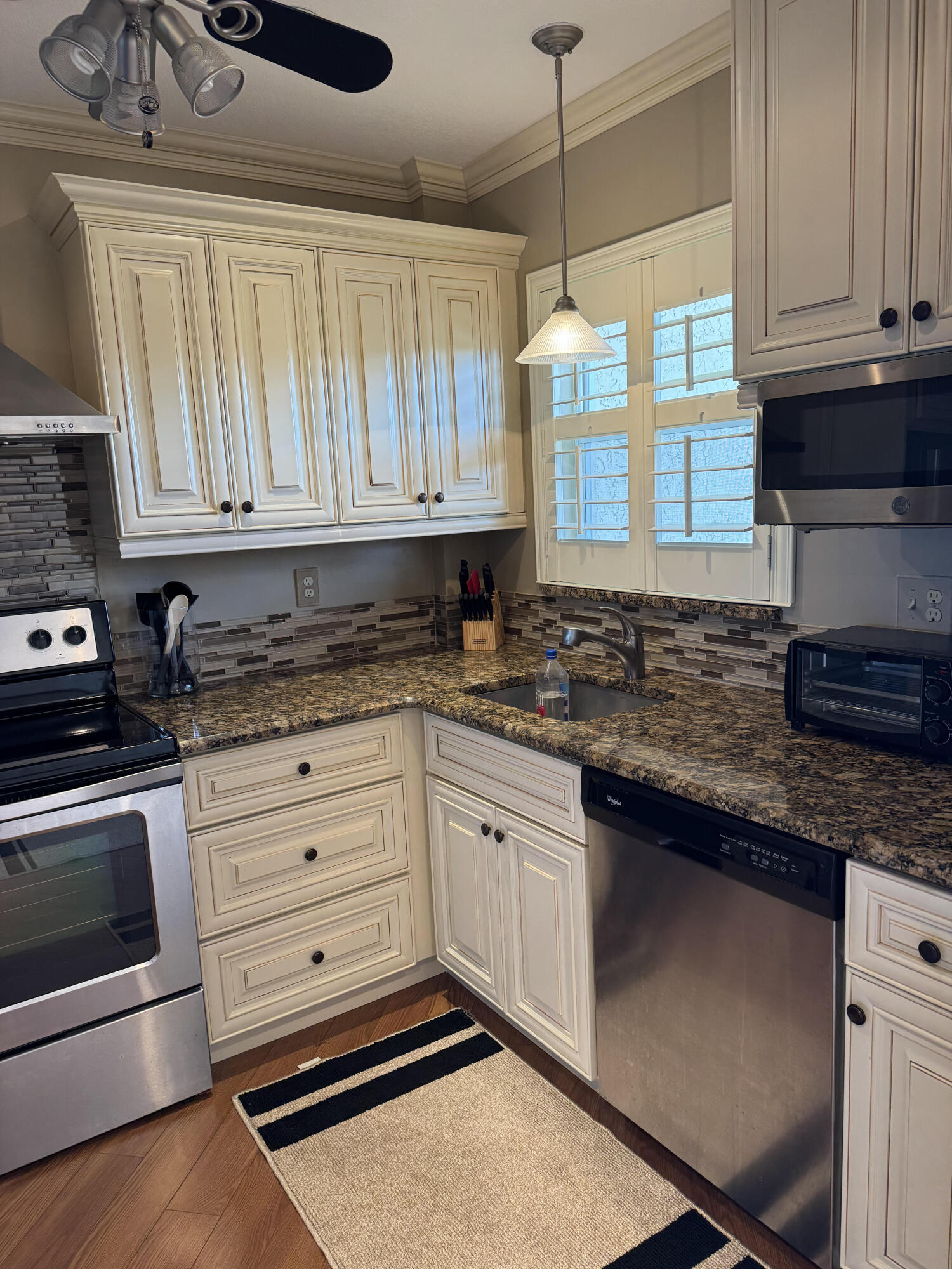 SNUG HARBOR GARDENS CONDO - Residential Lease