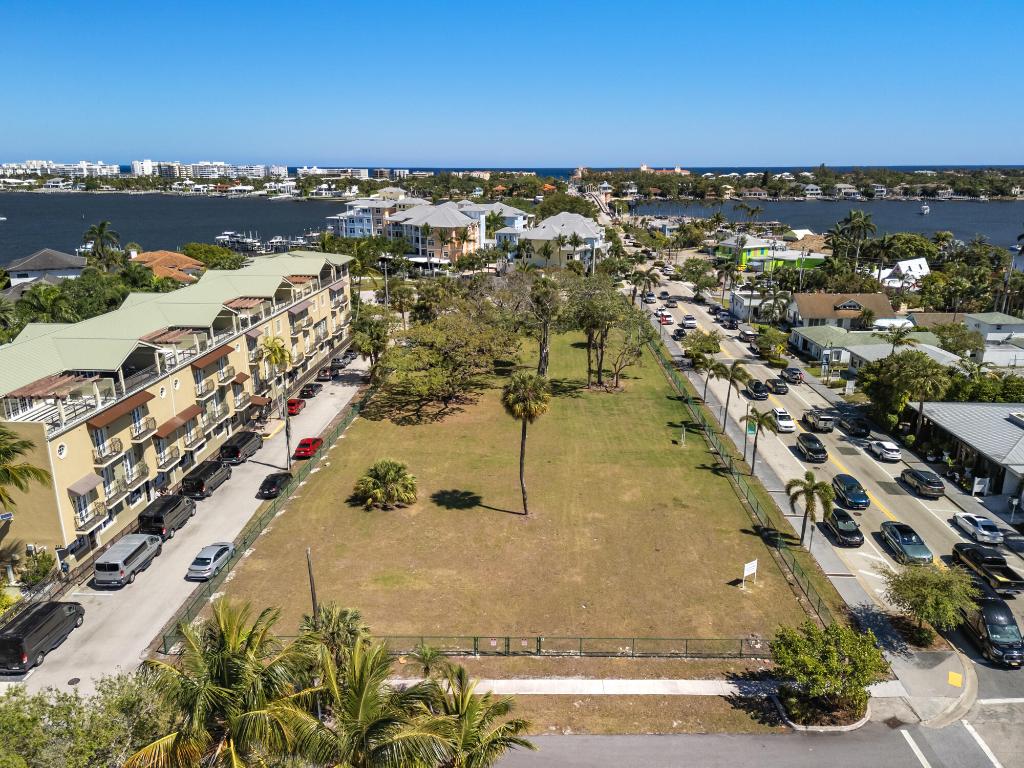 LANTANA POINT - Land