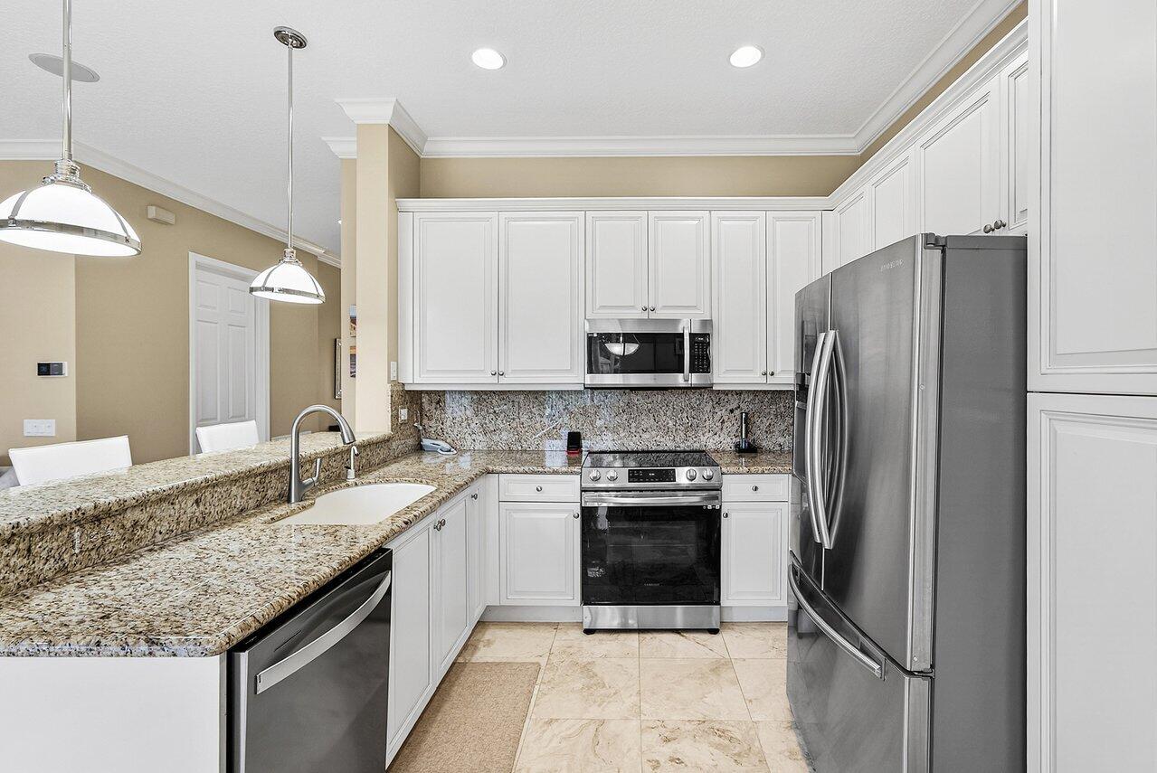 VALENCIA POINTE - Residential