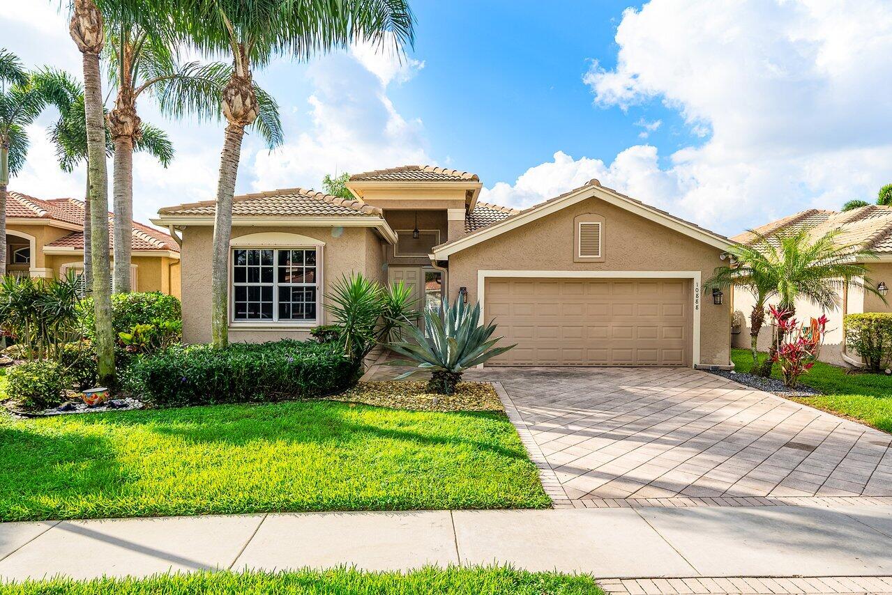 VALENCIA POINTE - Residential
