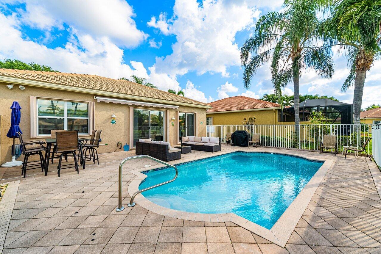 VALENCIA POINTE - Residential