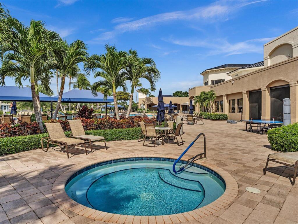 VALENCIA POINTE - Residential