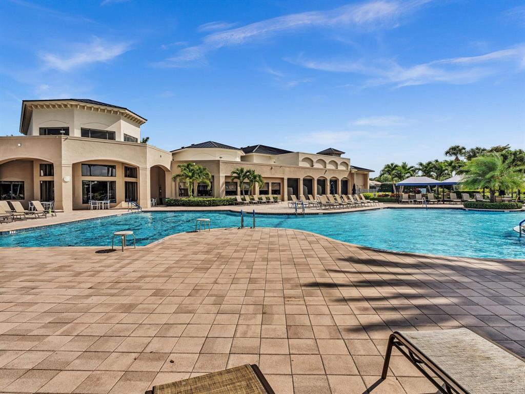 VALENCIA POINTE - Residential