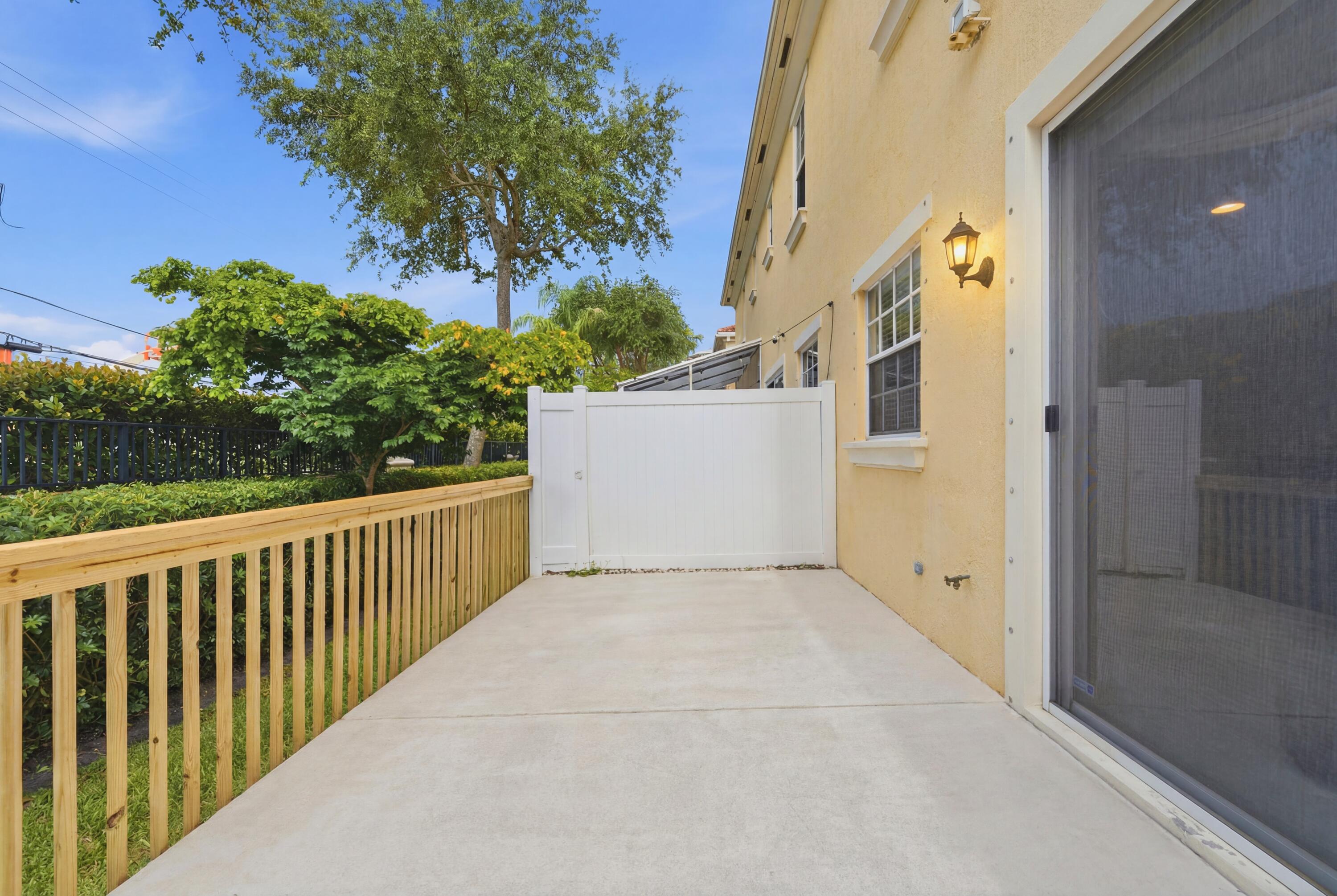 MARBELLA VILLAS - Residential Lease