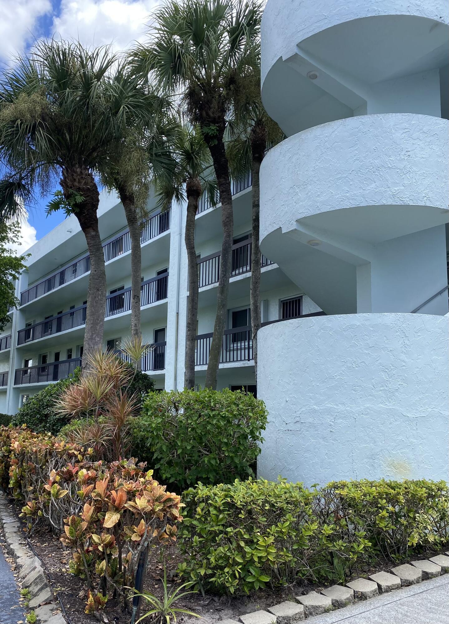 HAMLET AT POINCIANA CONDO - Residential