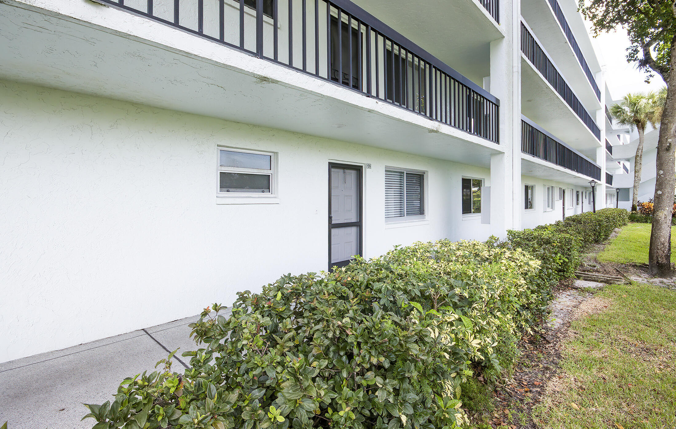 HAMLET AT POINCIANA CONDO - Residential