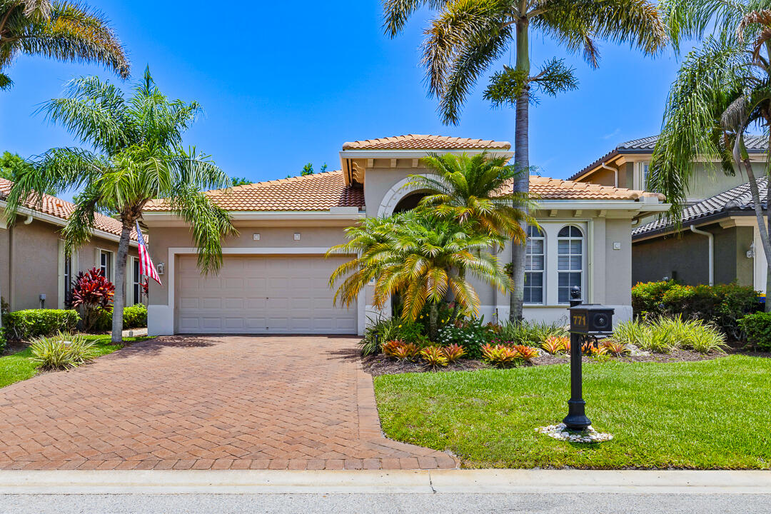 PALM COVE GOLF & YACHT CLUB - Residential