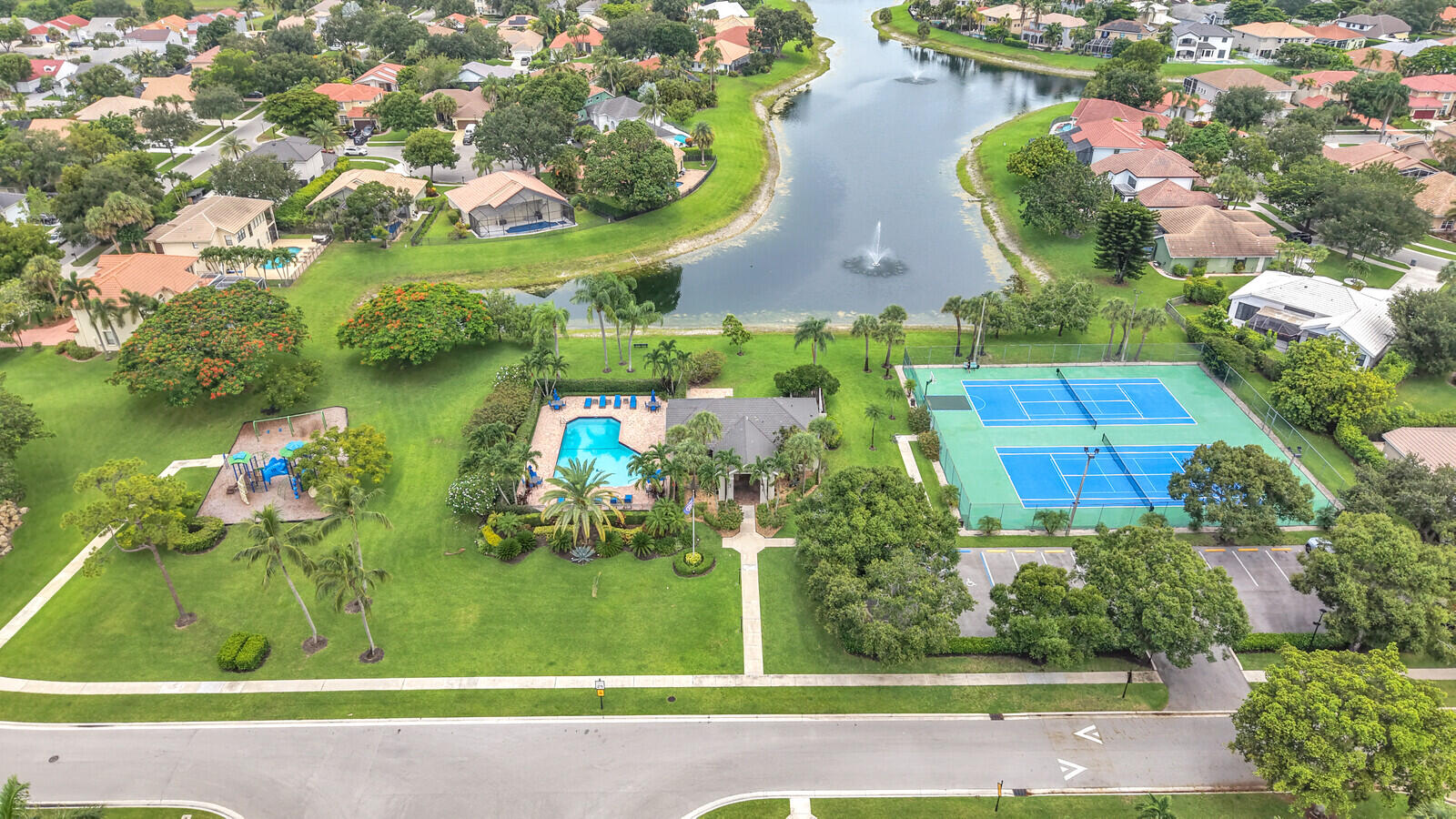 LEXINGTON HOMES ESTATES - Residential