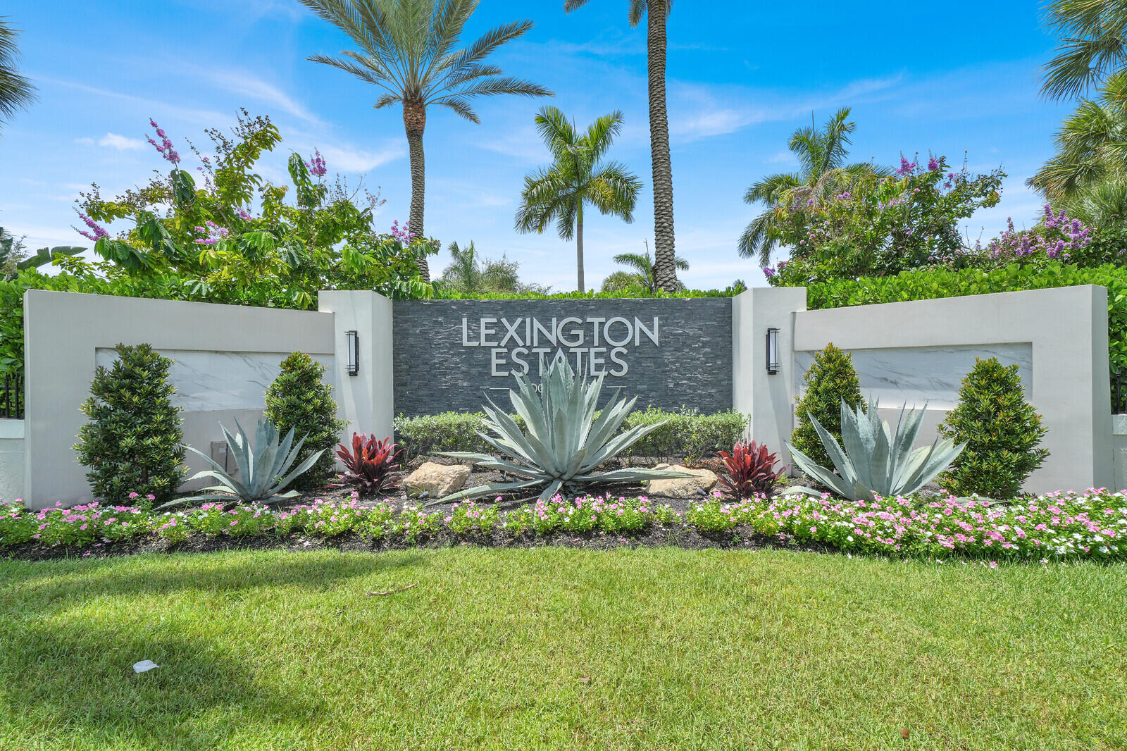 LEXINGTON HOMES ESTATES - Residential