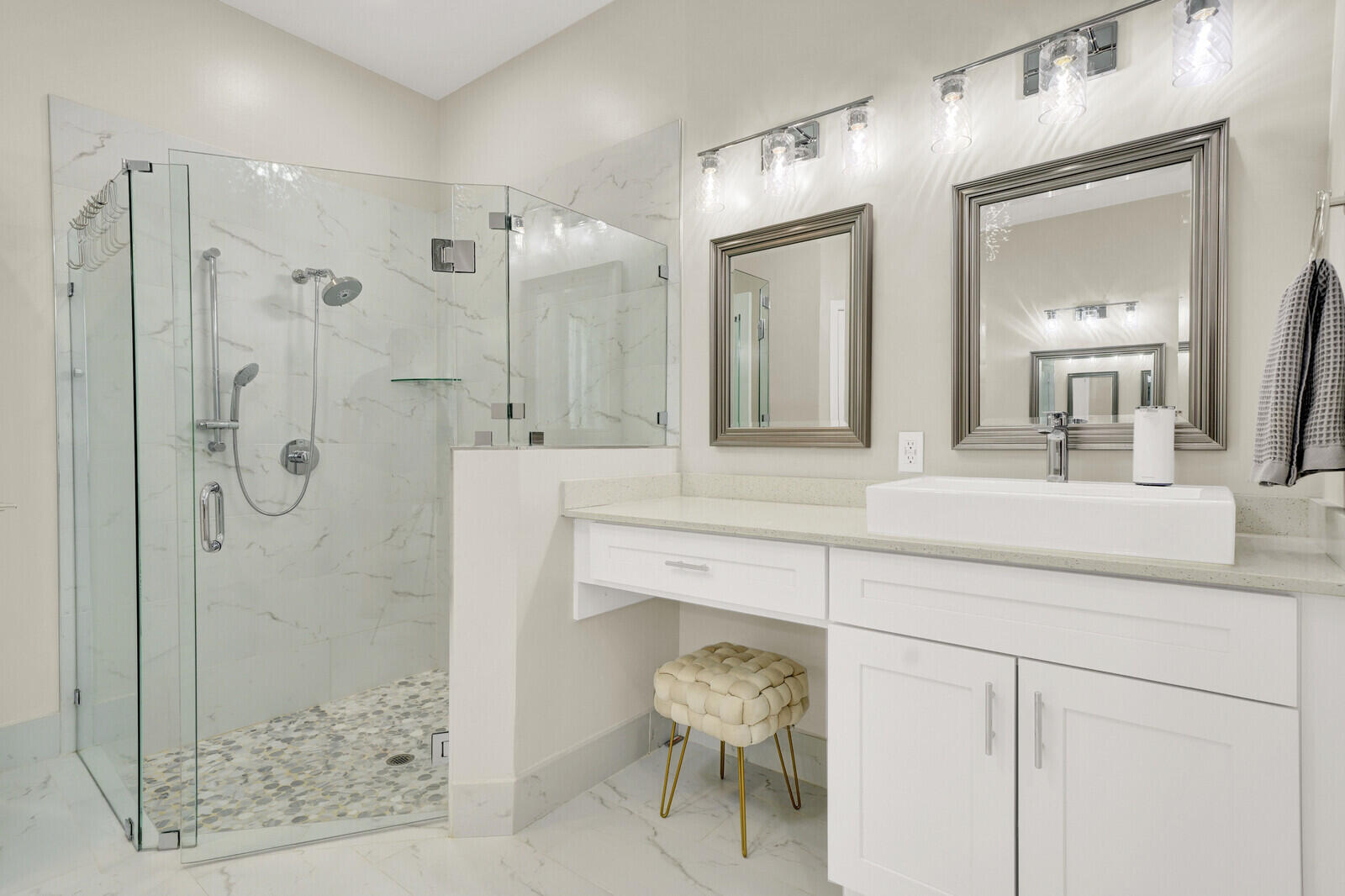 LEXINGTON HOMES ESTATES - Residential
