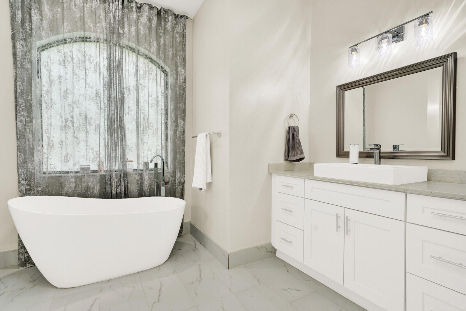 LEXINGTON HOMES ESTATES - Residential