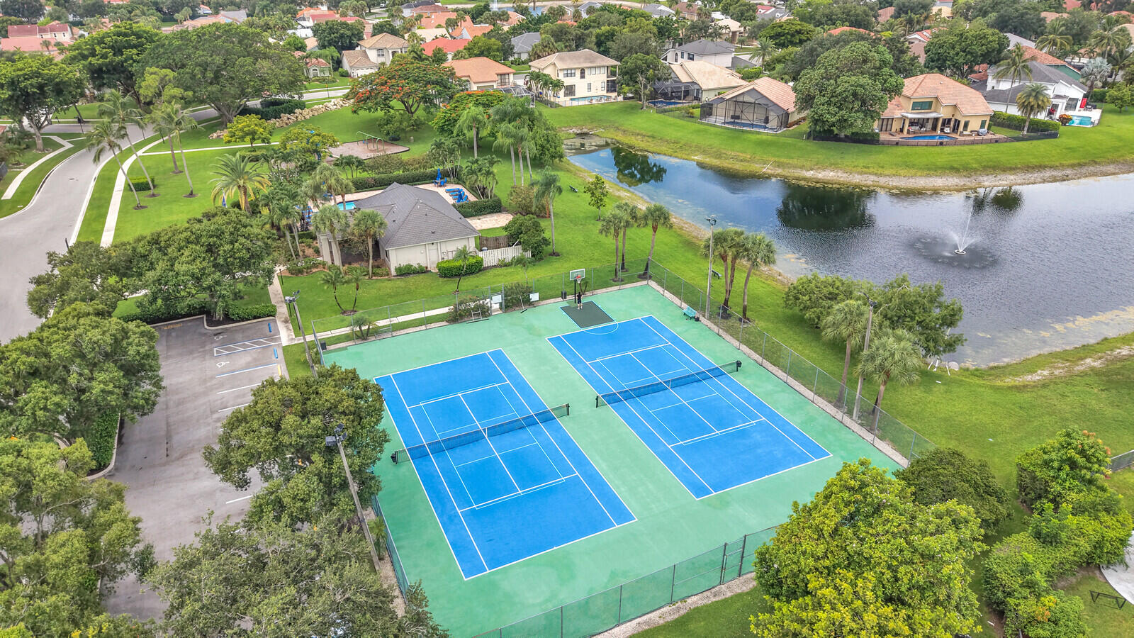 LEXINGTON HOMES ESTATES - Residential