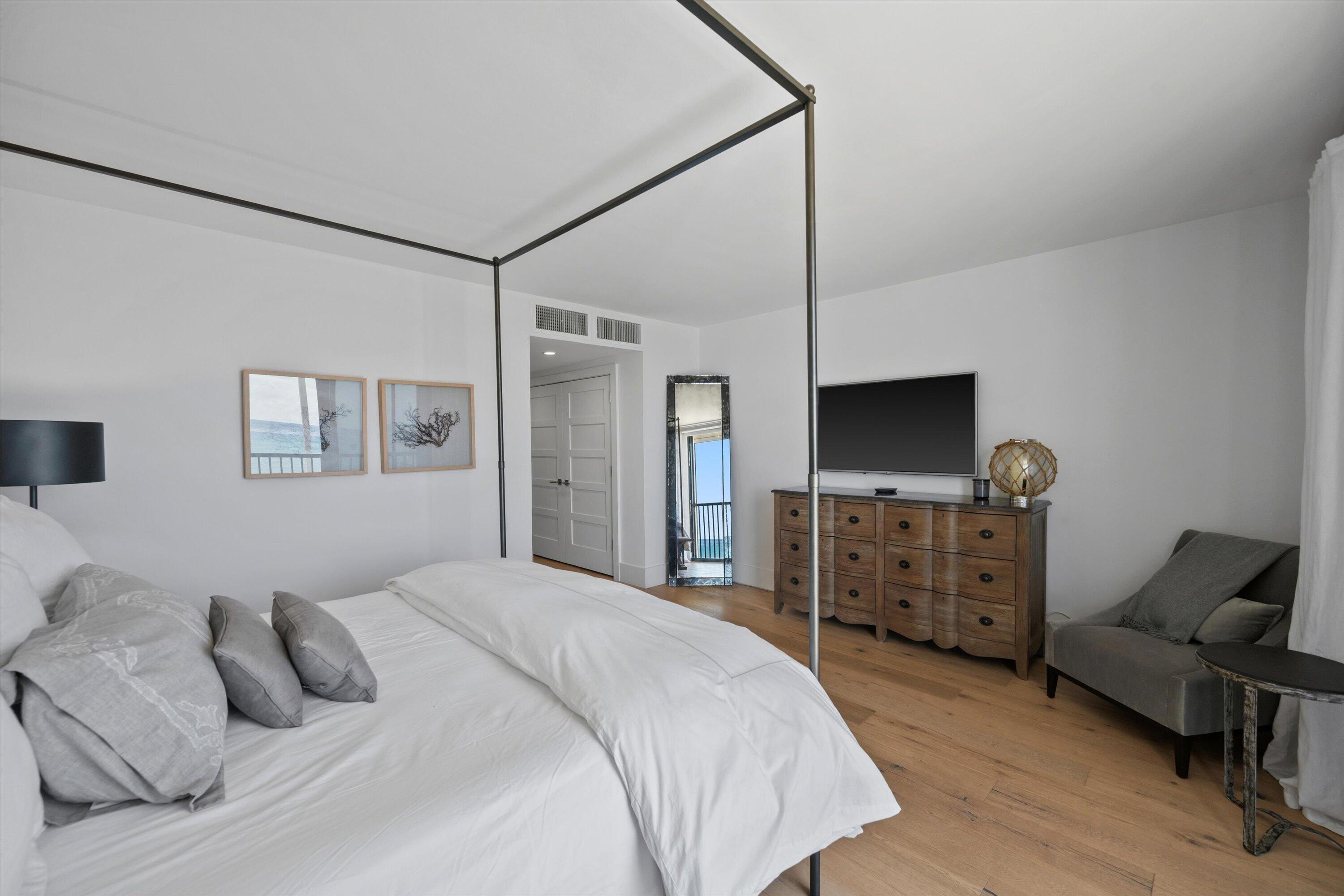 FOUR HUNDRED SO OCEAN BLVD CONDO - Residential
