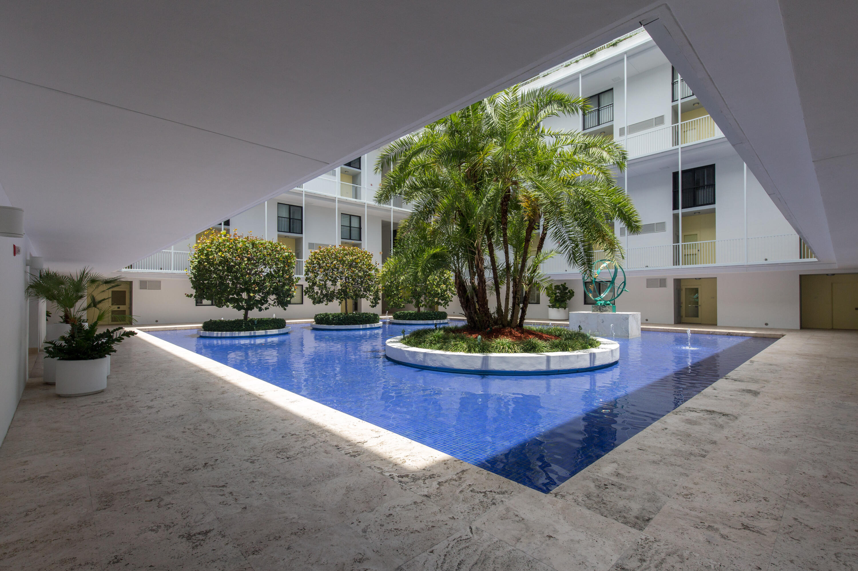 FOUR HUNDRED SO OCEAN BLVD CONDO - Residential