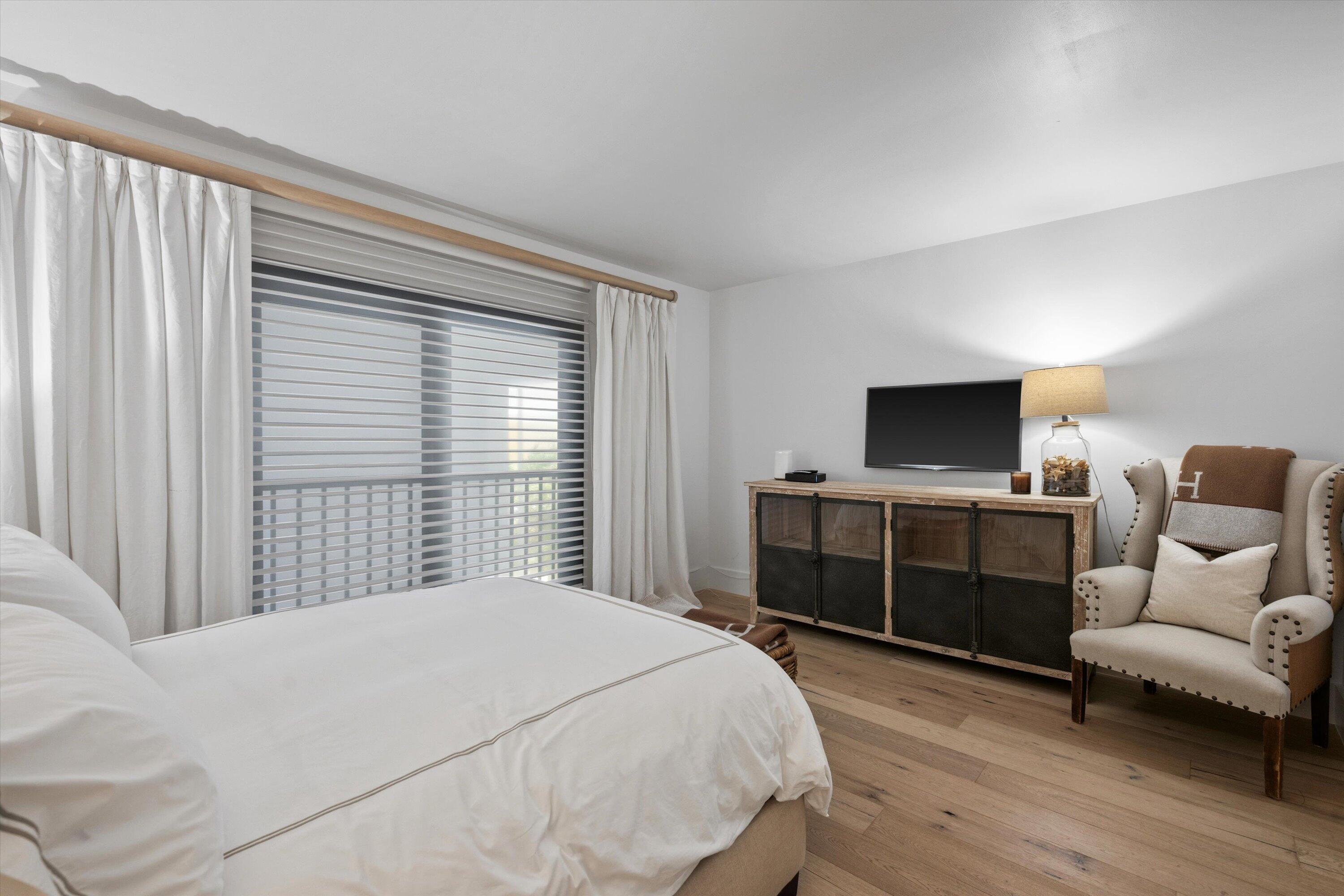 FOUR HUNDRED SO OCEAN BLVD CONDO - Residential