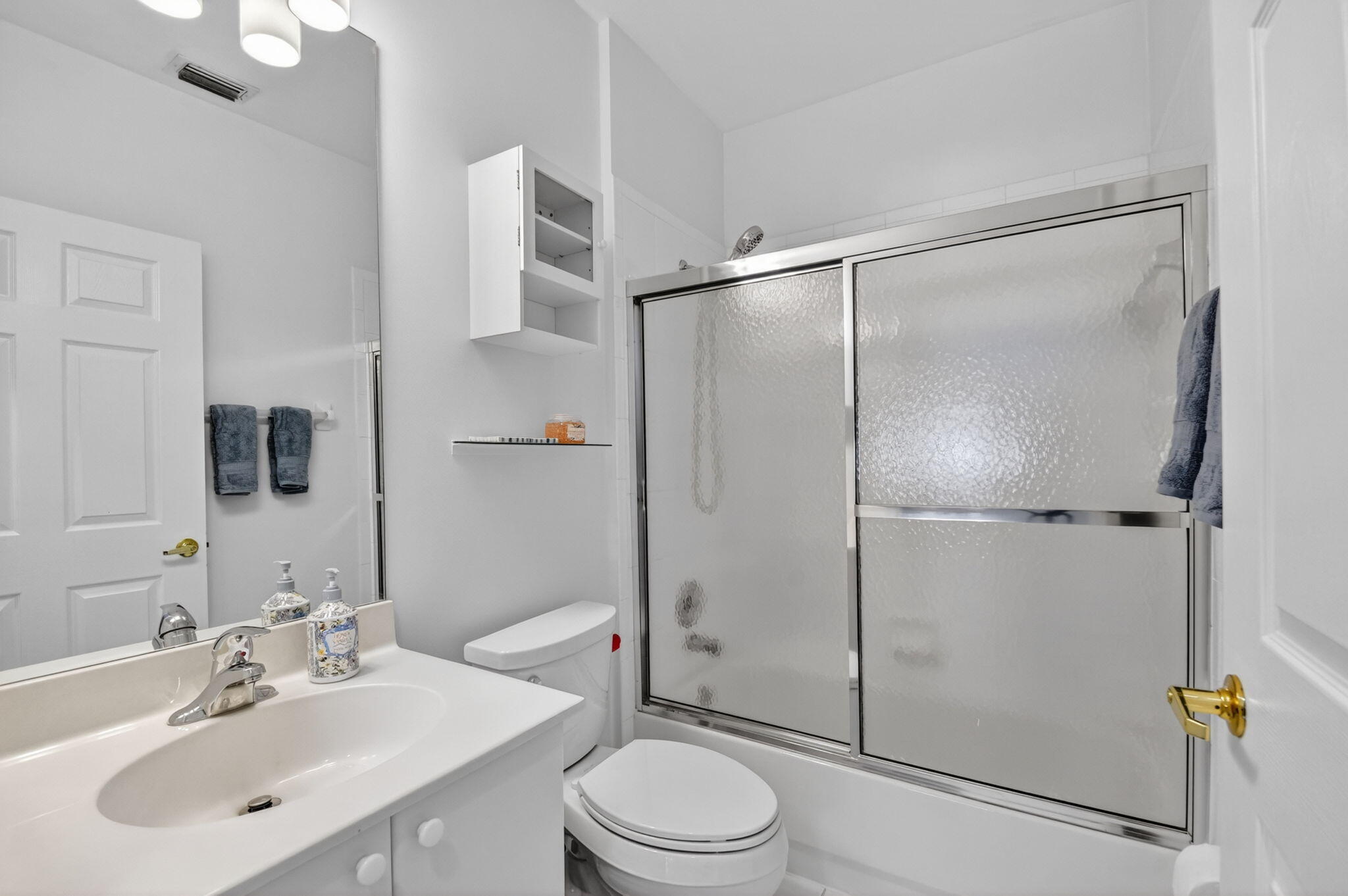 GROVE VILLAGE CONDO - Residential Lease
