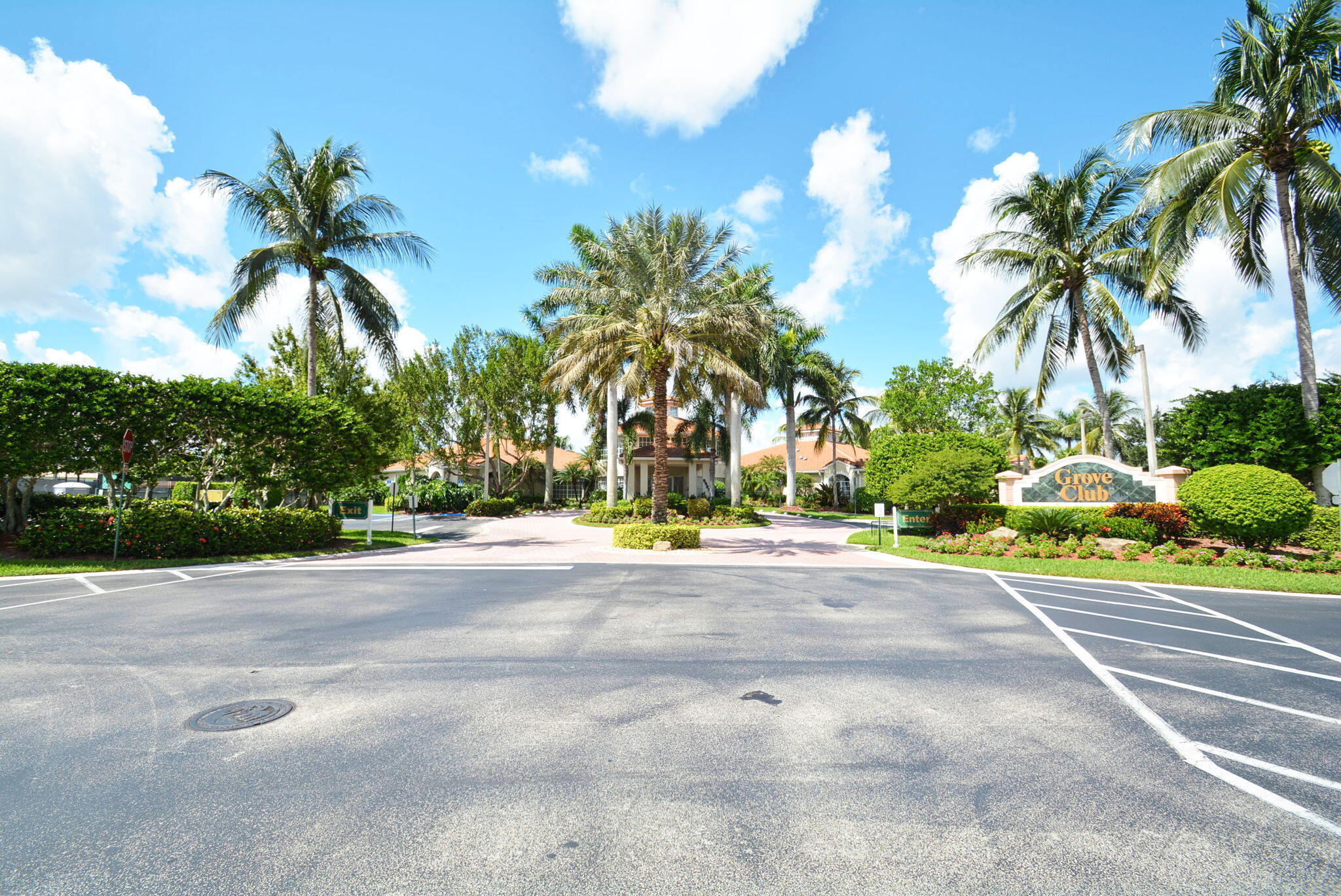 GROVE VILLAGE CONDO - Residential Lease