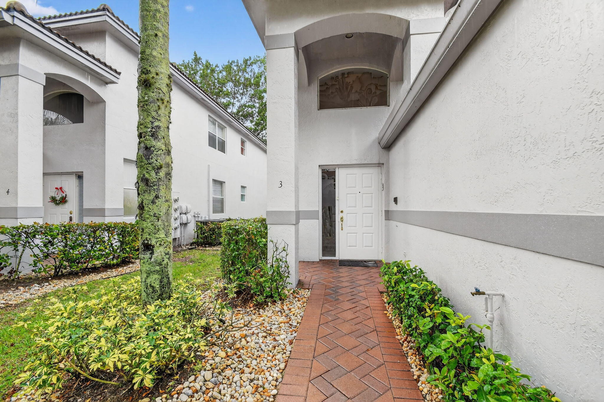 GROVE VILLAGE CONDO - Residential Lease