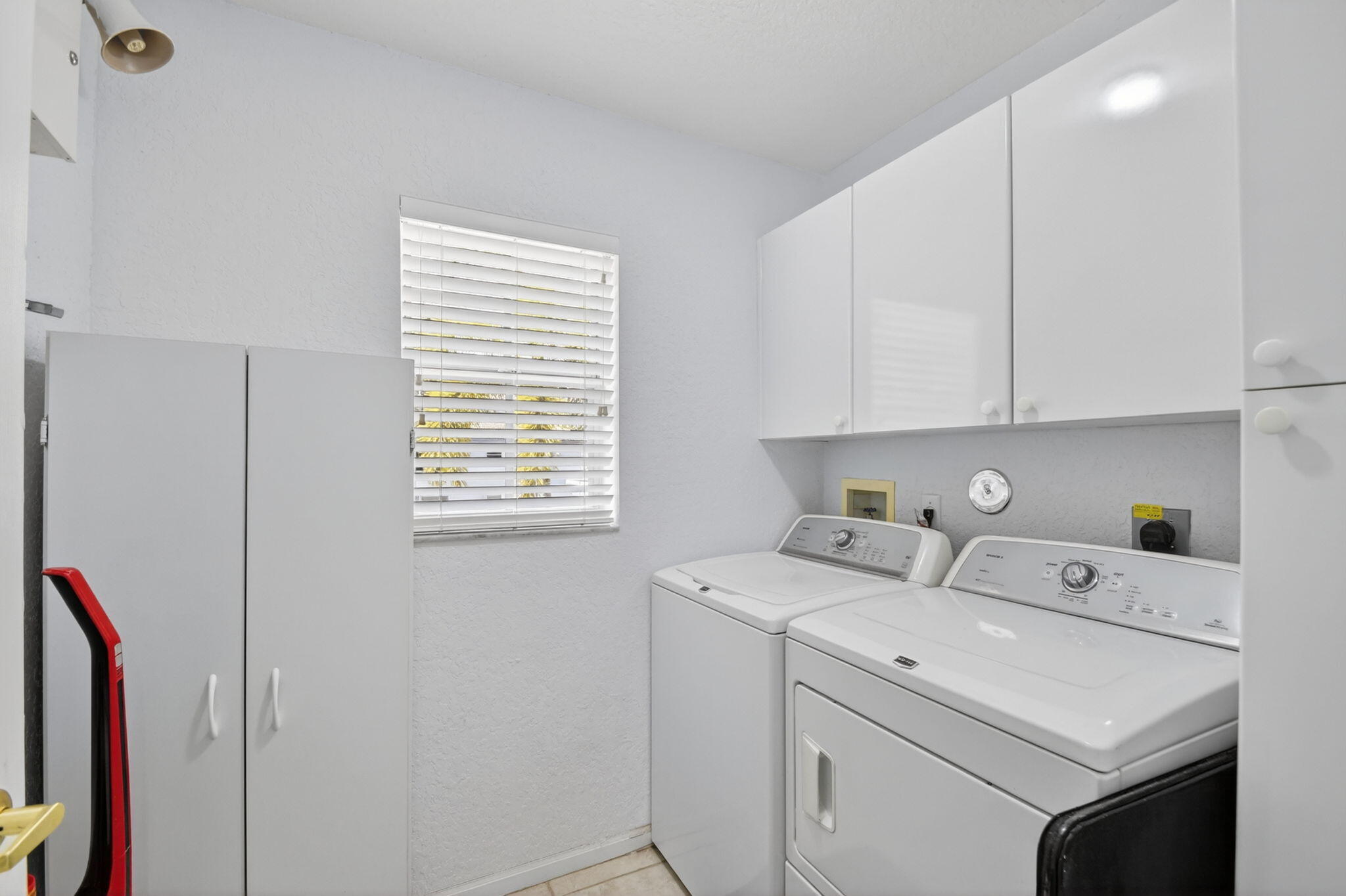 GROVE VILLAGE CONDO - Residential Lease