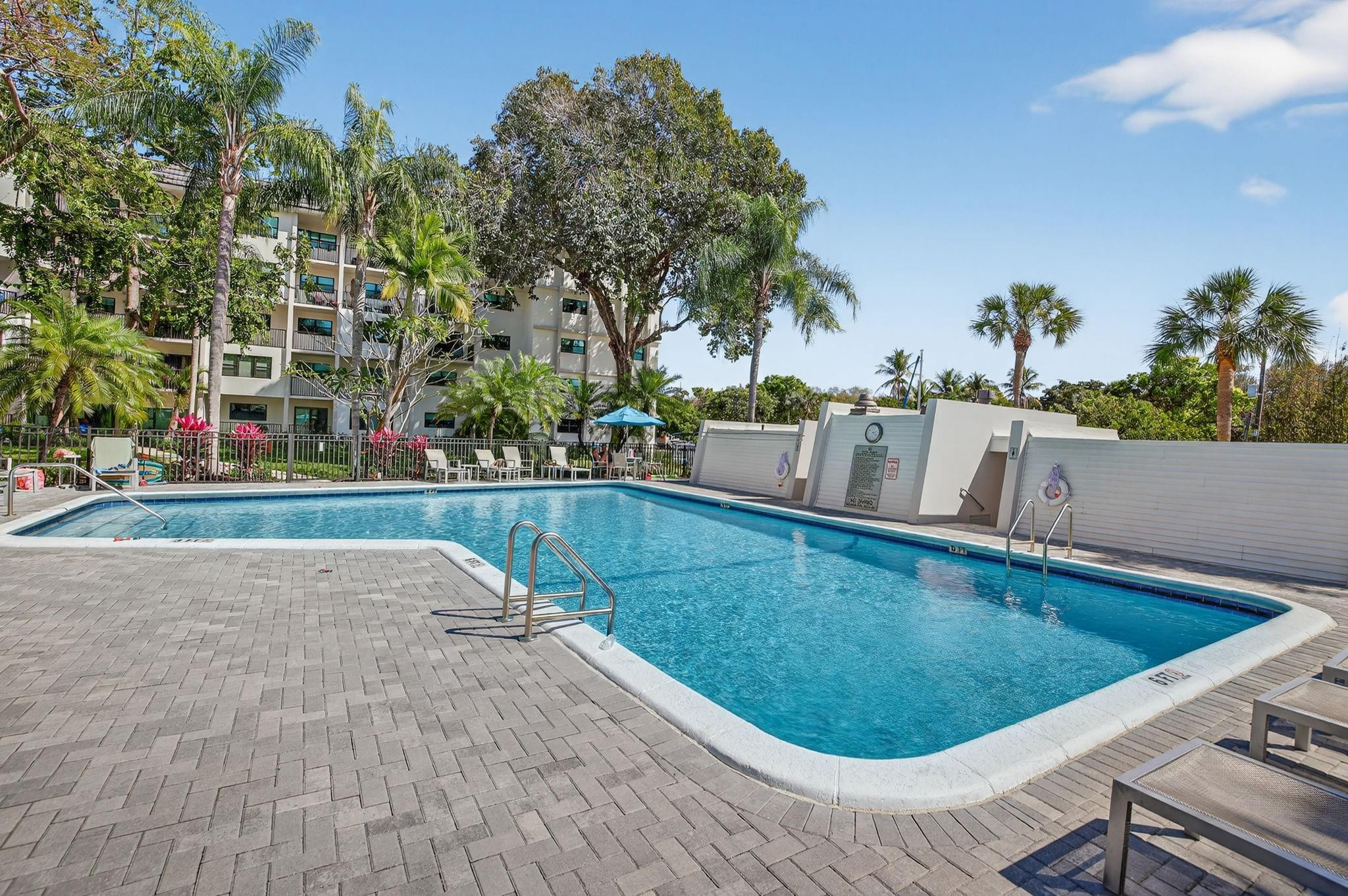 RIVER REACH CONDOMINIUM II - Residential Lease