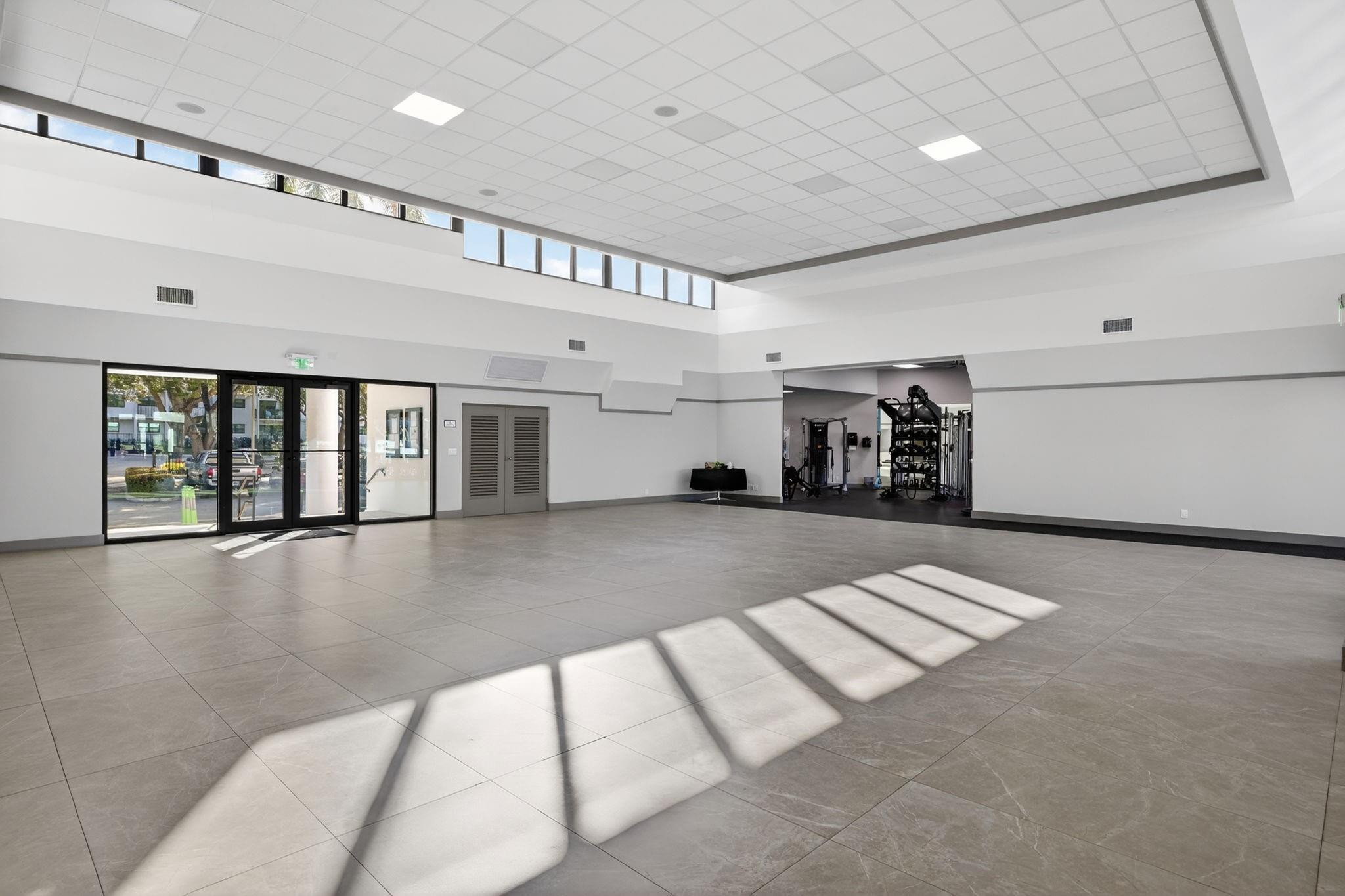 RIVER REACH CONDOMINIUM II - Residential Lease
