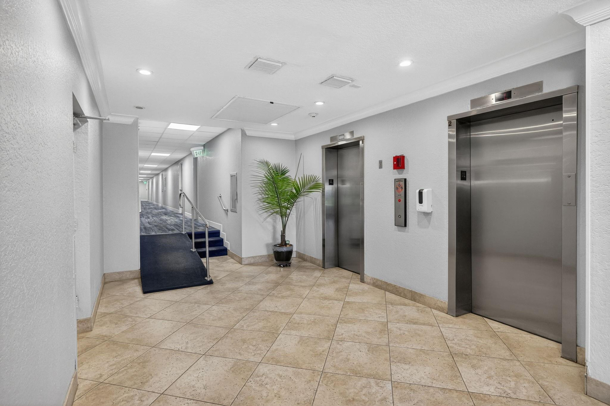 RIVER REACH CONDOMINIUM II - Residential Lease