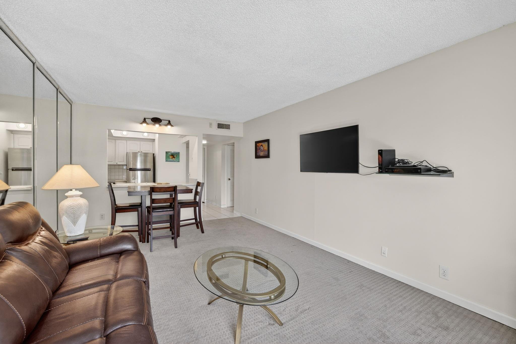 RIVER REACH CONDOMINIUM II - Residential Lease