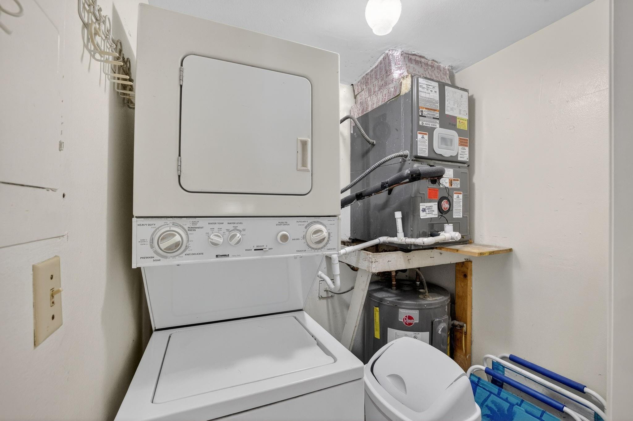 RIVER REACH CONDOMINIUM II - Residential Lease