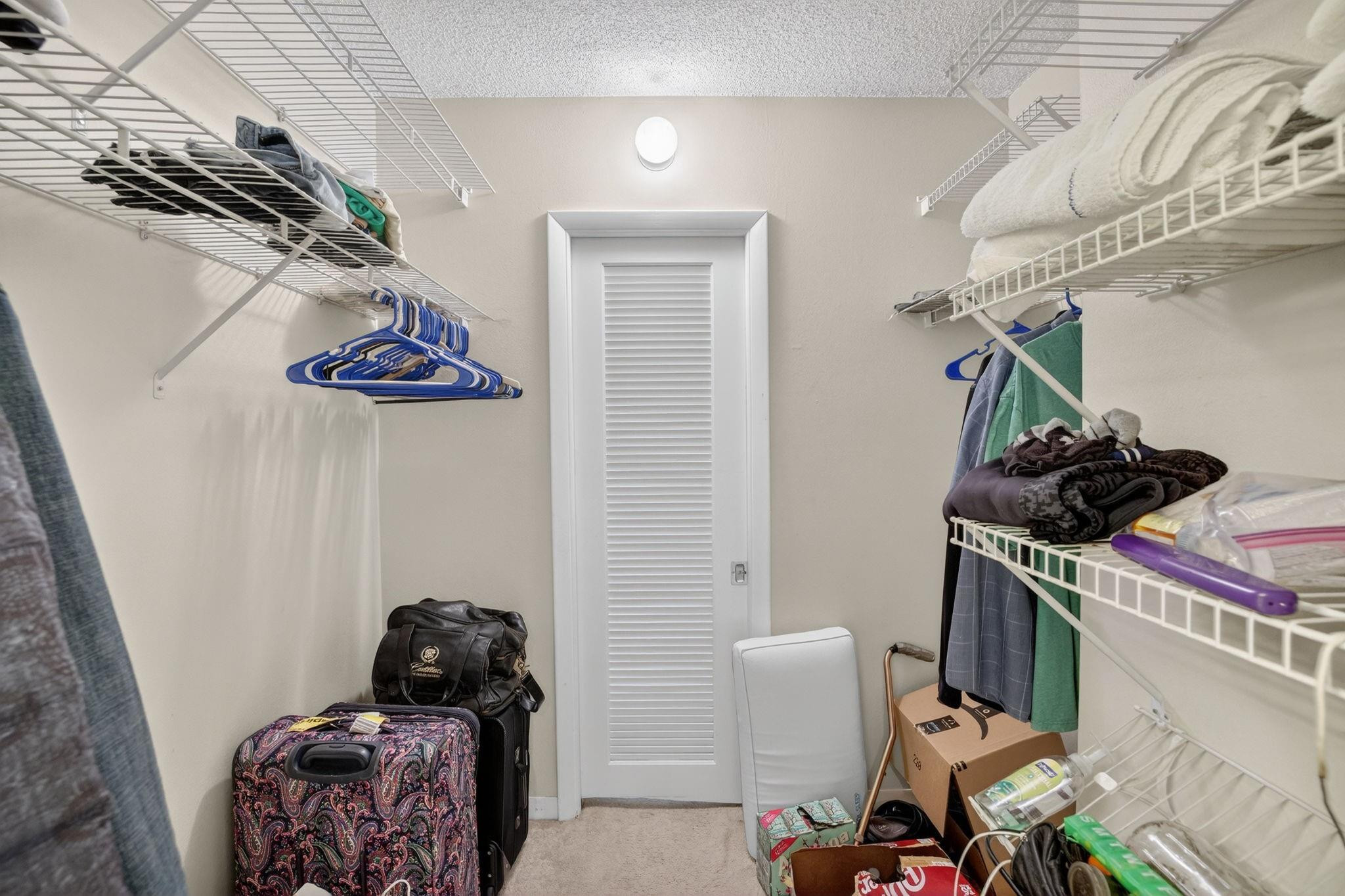 RIVER REACH CONDOMINIUM II - Residential Lease