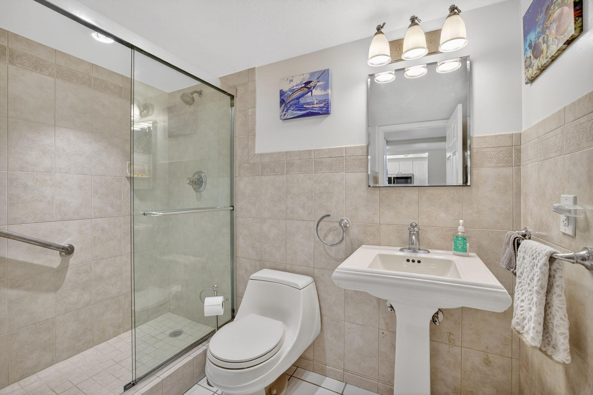 RIVER REACH CONDOMINIUM II - Residential Lease