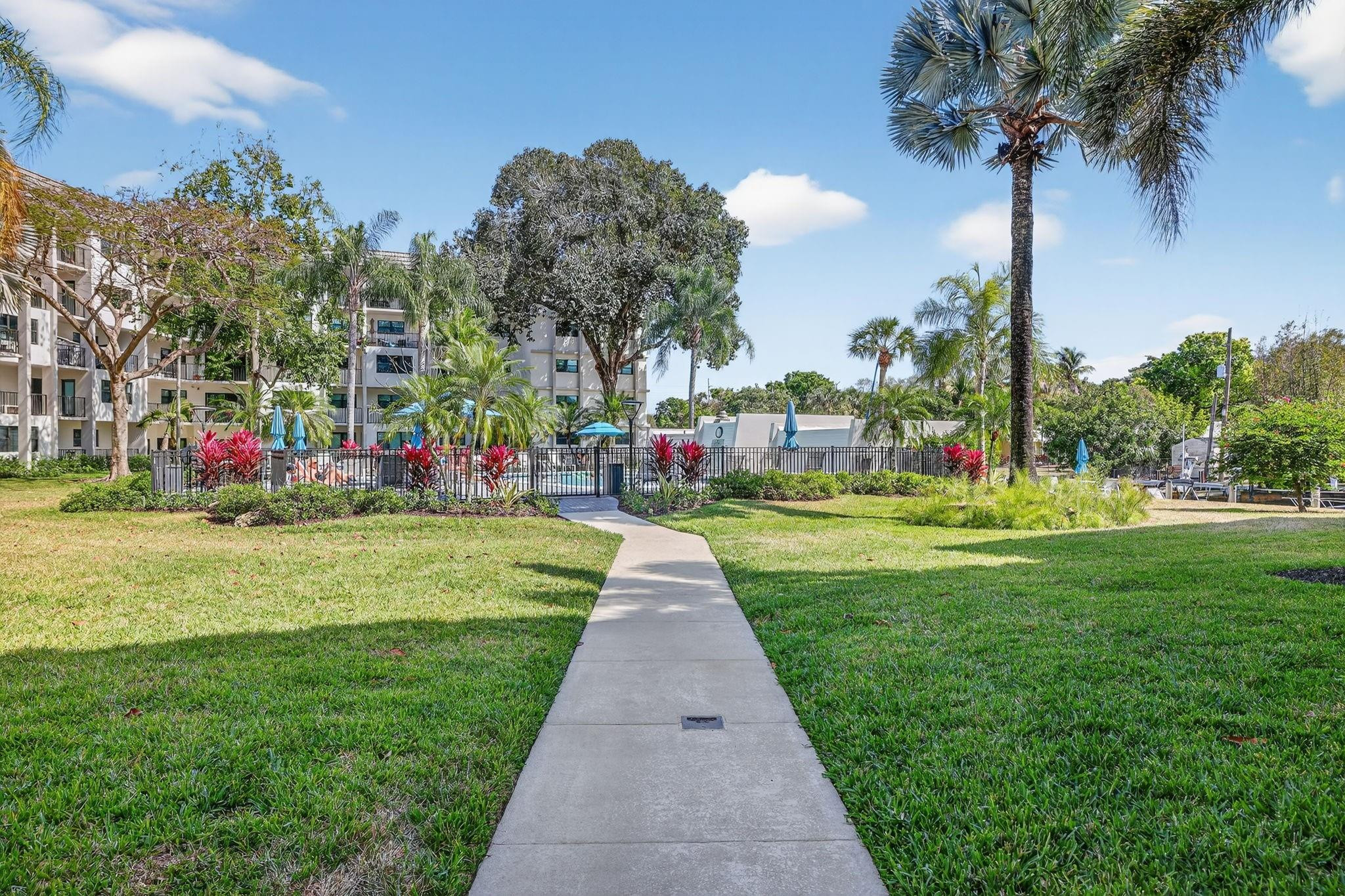 RIVER REACH CONDOMINIUM II - Residential Lease