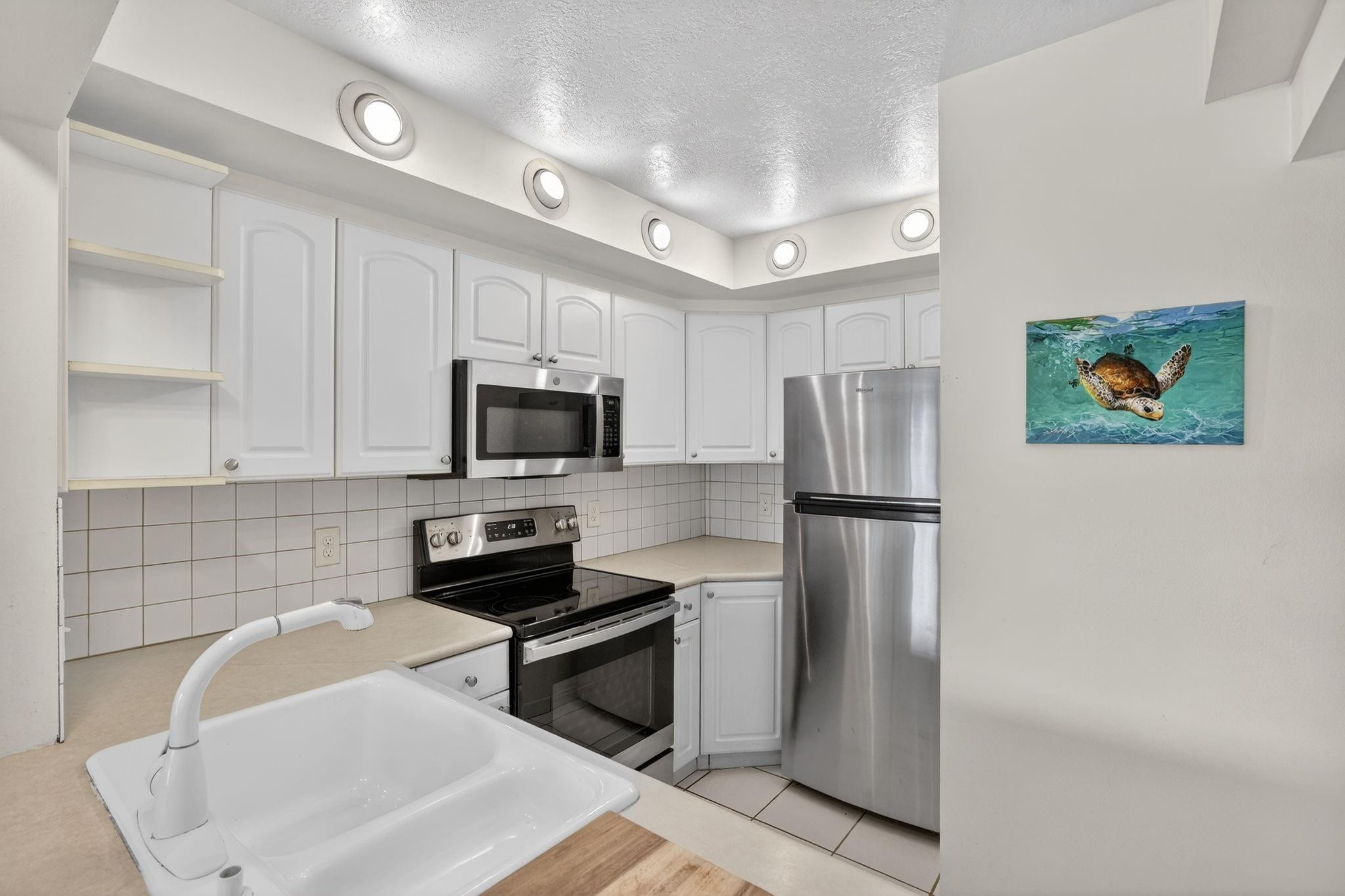 RIVER REACH CONDOMINIUM II - Residential Lease
