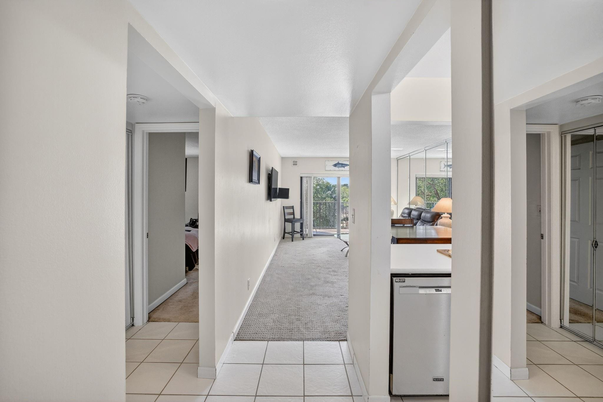 RIVER REACH CONDOMINIUM II - Residential Lease