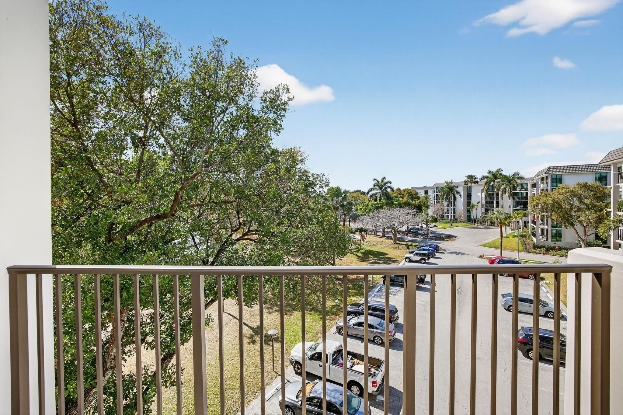 RIVER REACH CONDOMINIUM II - Residential Lease
