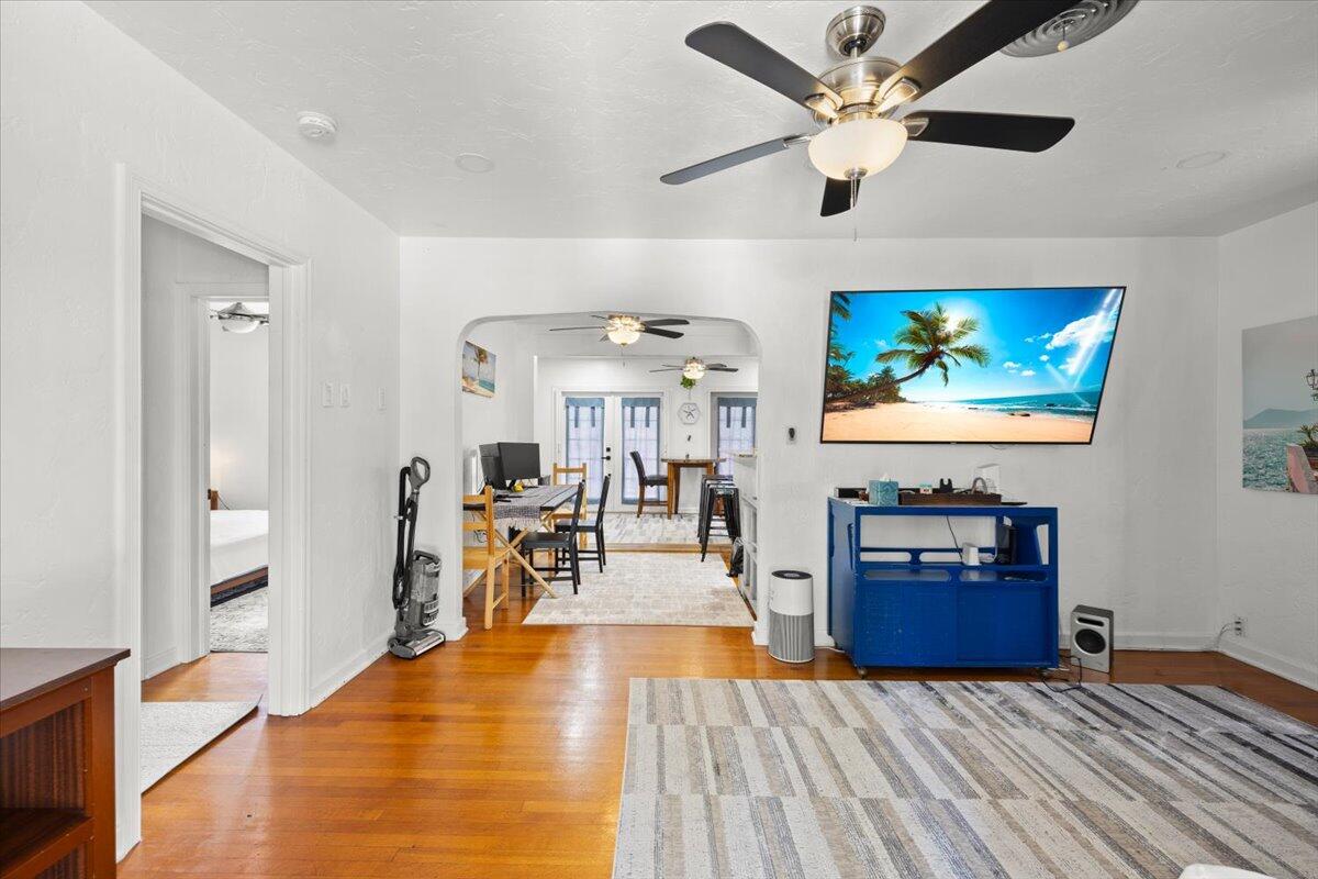 LAKE WORTH TOWN OF - Residential Income