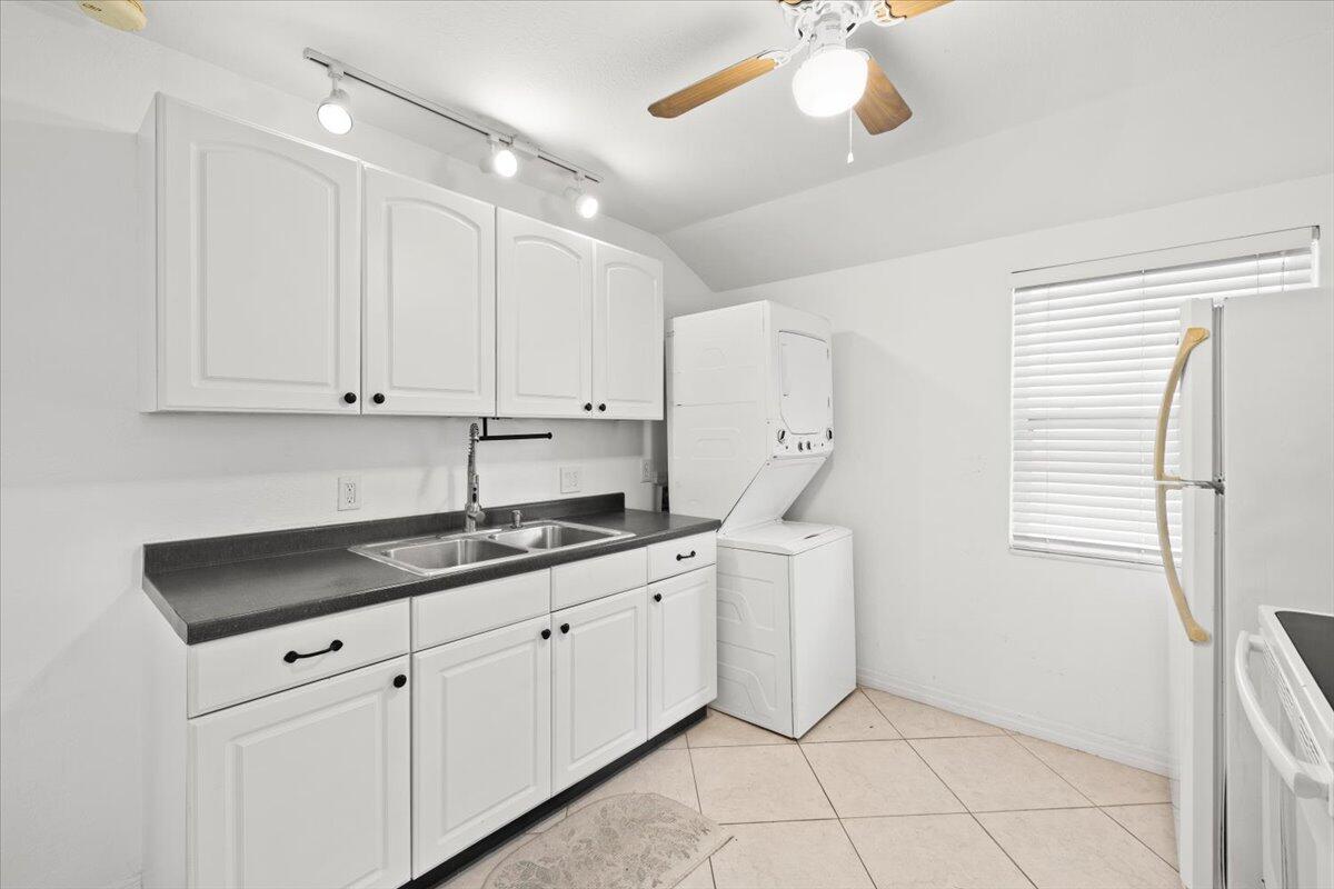 LAKE WORTH TOWN OF - Residential Income