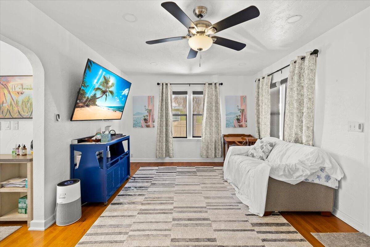 LAKE WORTH TOWN OF - Residential Income