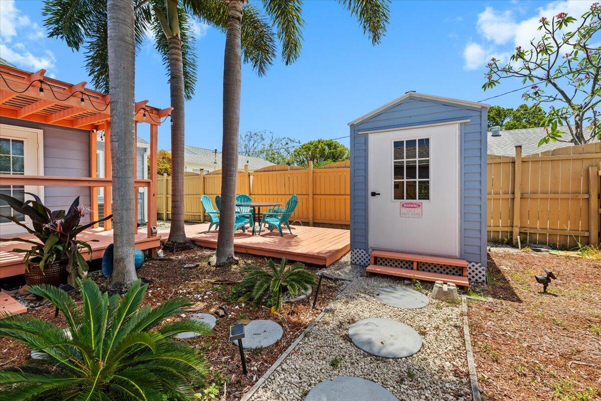 LAKE WORTH TOWN OF - Residential Income