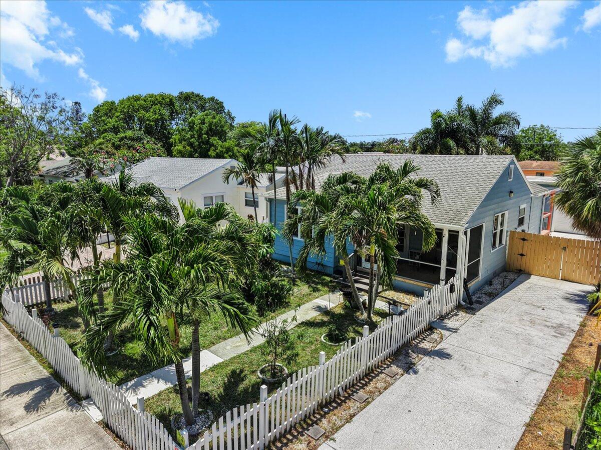 LAKE WORTH TOWN OF - Residential Income
