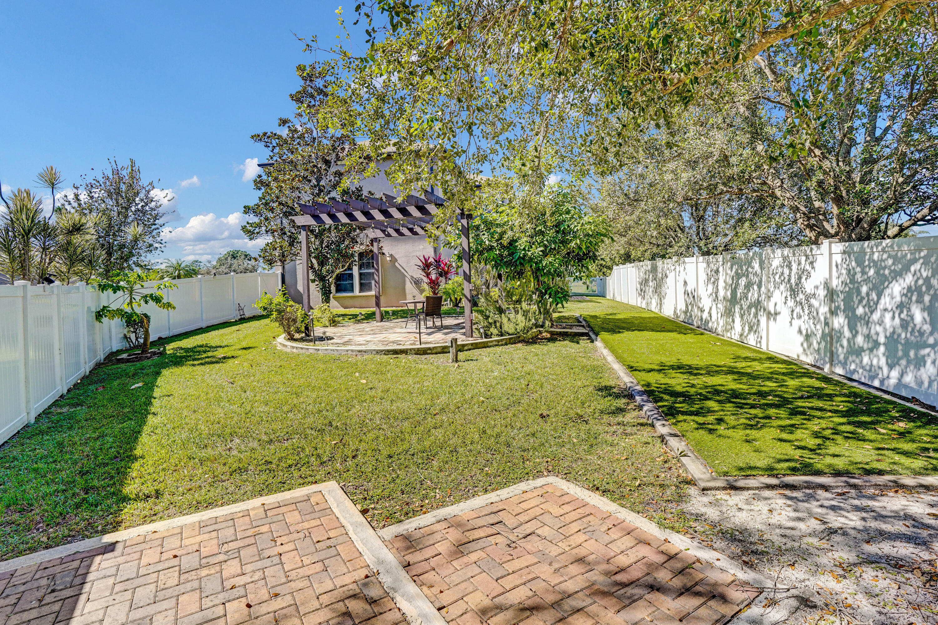 PORT ST LUCIE SECTION 46 1ST REPLAT - Residential